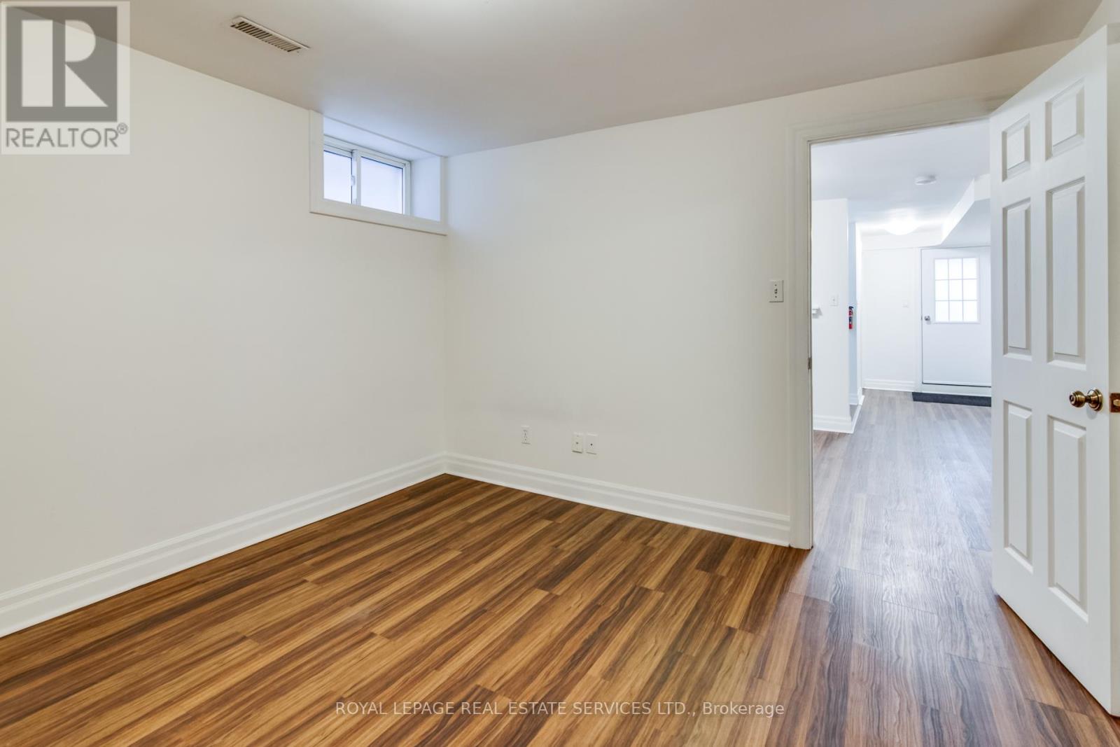 L - 116 Gillard Avenue, Toronto, Ontario  M4J 4N6 - Photo 17 - E13148864