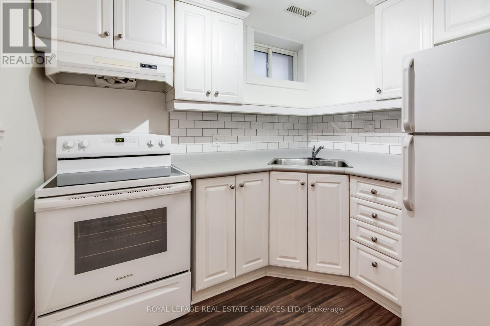 L - 116 Gillard Avenue, Toronto, Ontario  M4J 4N6 - Photo 7 - E13148864