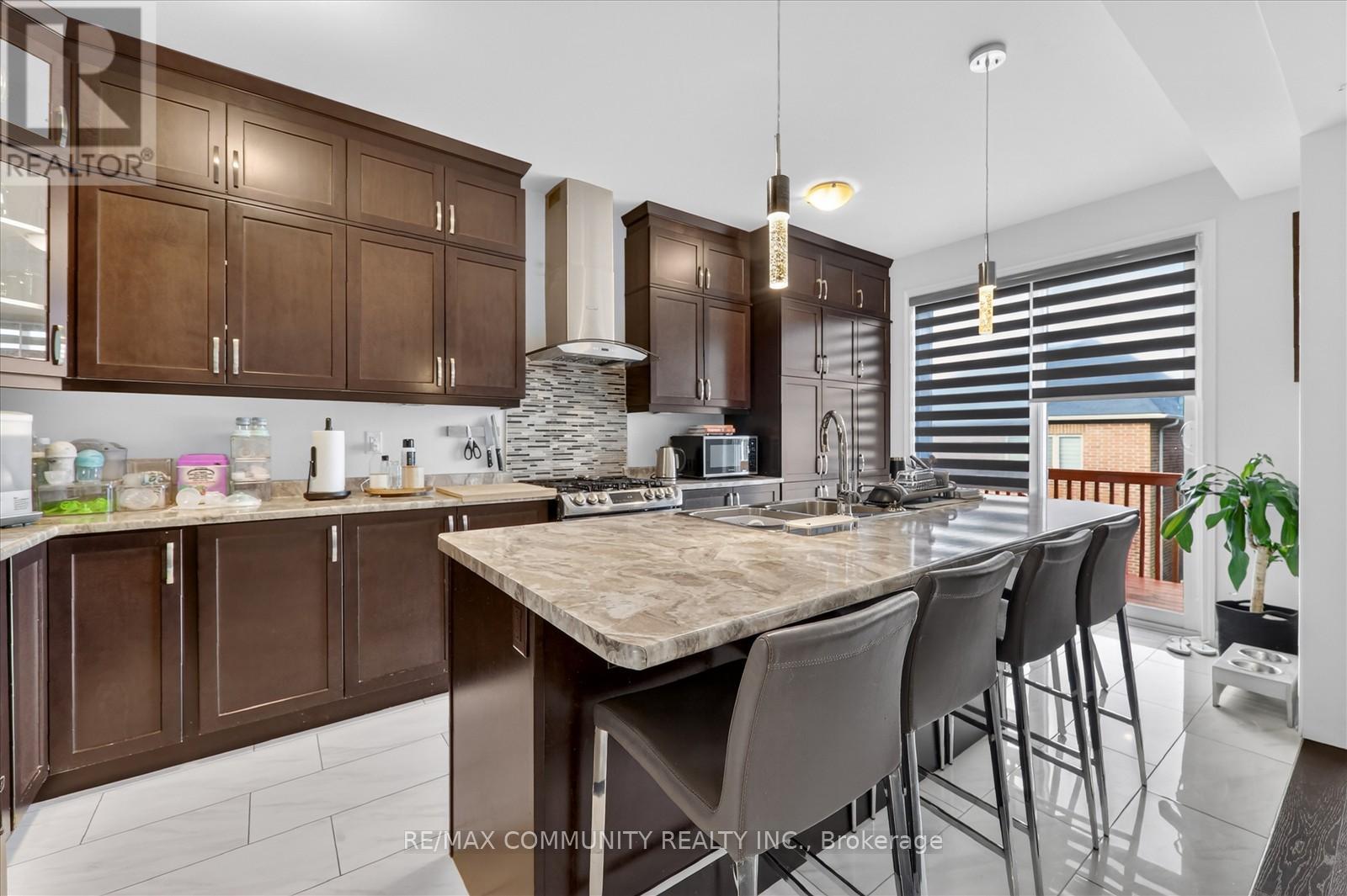 2725 Sapphire Drive, Pickering, Ontario  L1X 0G3 - Photo 11 - E13148926