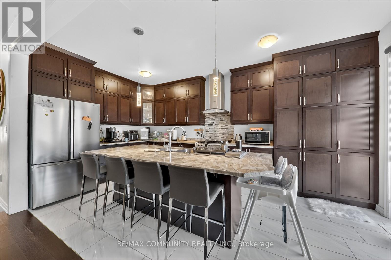 2725 Sapphire Drive, Pickering, Ontario  L1X 0G3 - Photo 12 - E13148926