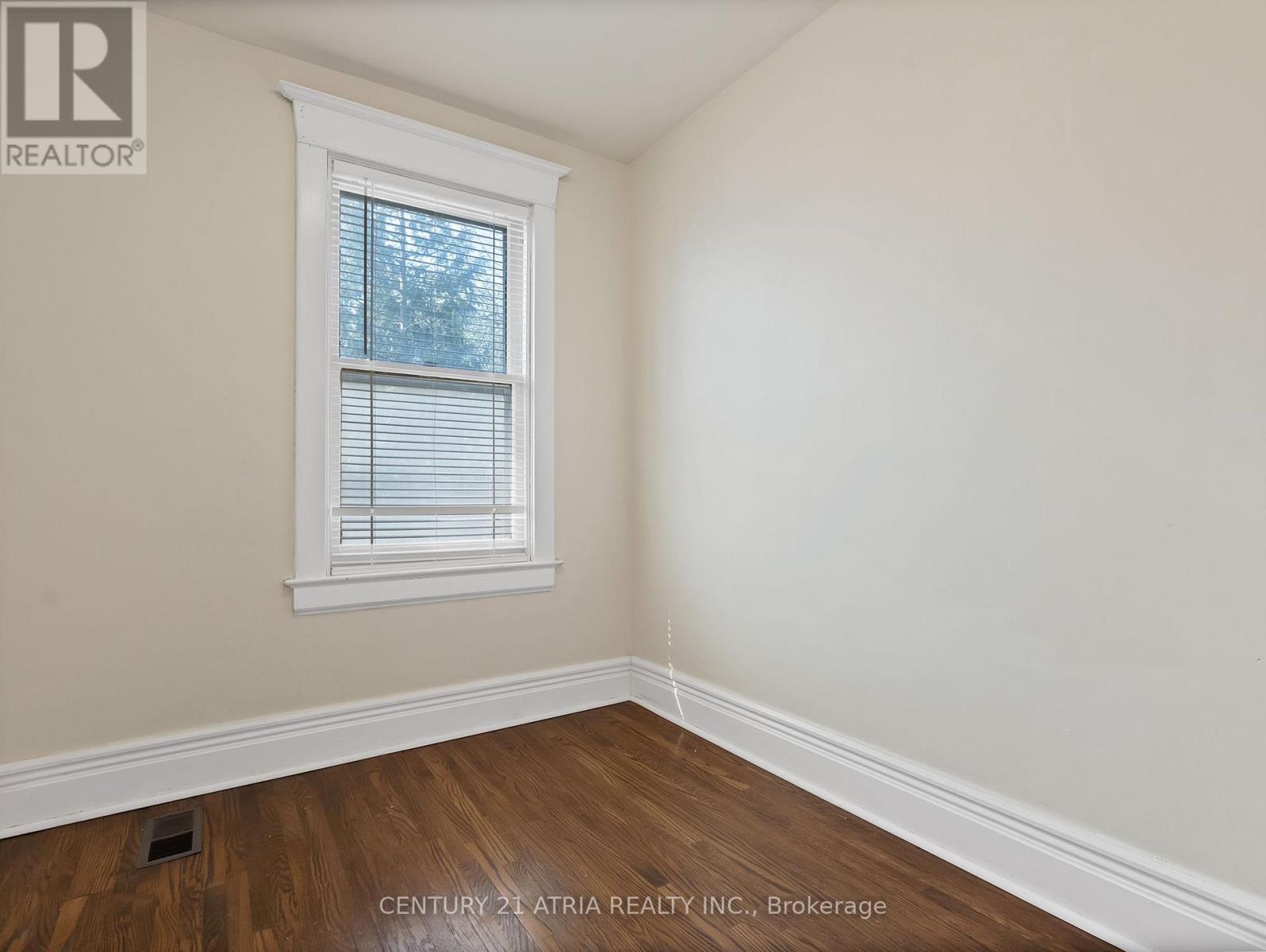 32 Rosevear Avenue, Toronto, Ontario  M4C 1Z3 - Photo 13 - E13148976