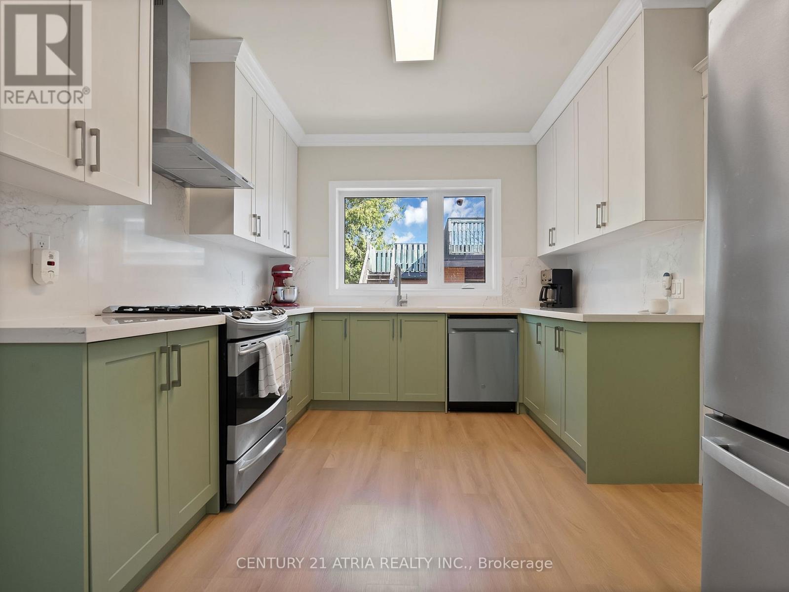 32 Rosevear Avenue, Toronto, Ontario  M4C 1Z3 - Photo 6 - E13148976