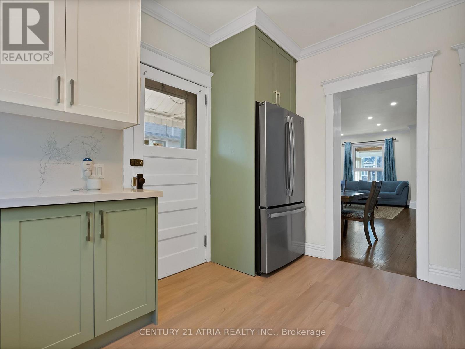 32 Rosevear Avenue, Toronto, Ontario  M4C 1Z3 - Photo 7 - E13148976
