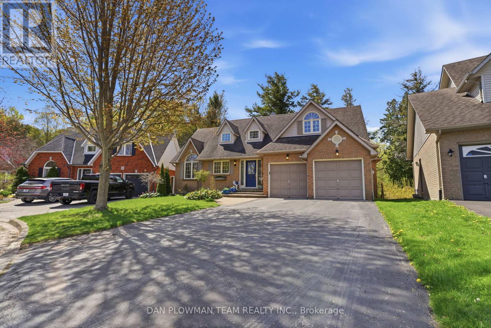 10 Barrington Place, Clarington, Ontario  L1E 2K9 - Photo 2 - E13149116