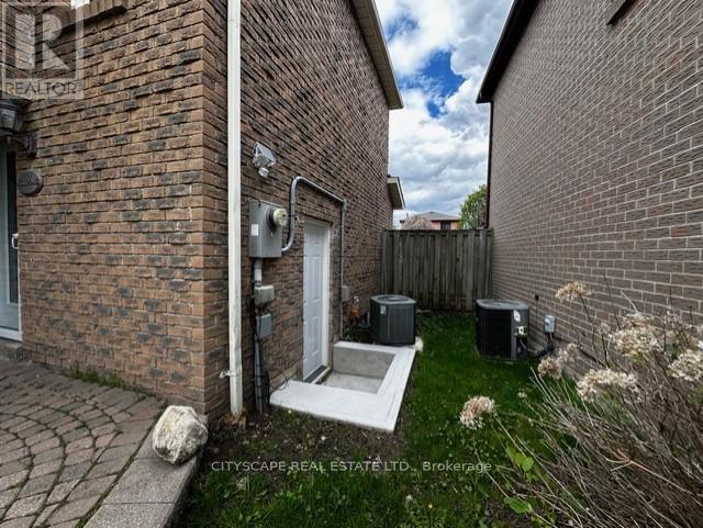 82 Chatfield Drive, Ajax, Ontario  L1T 2J9 - Photo 3 - E13149154