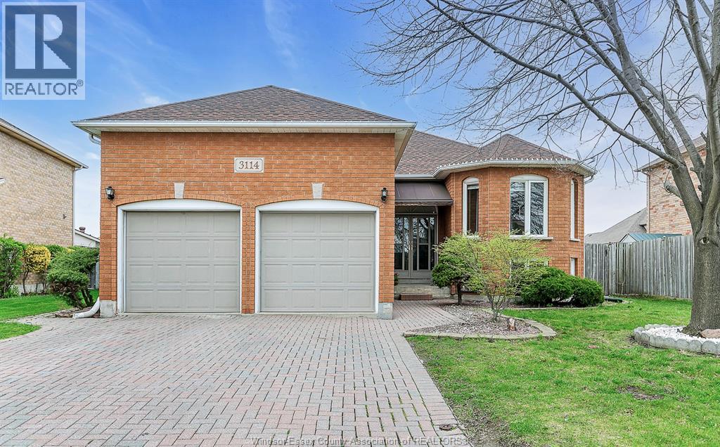 MLS# 26011600: 3114 FLETCHER, Windsor, Canada