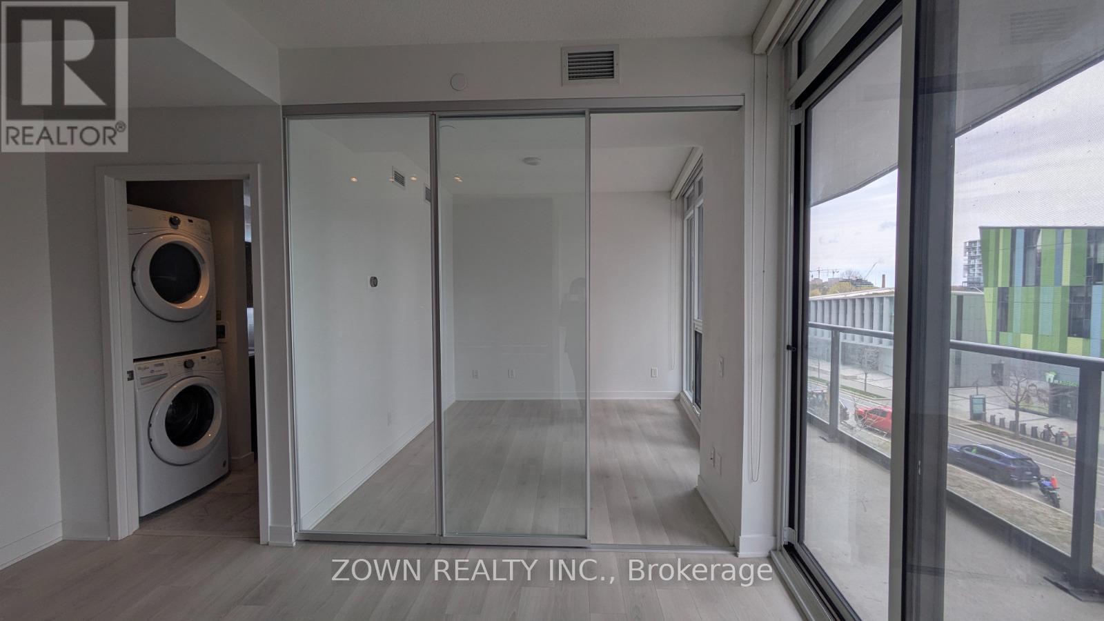302 - 90 Queens Wharf Road, Toronto, Ontario  M5V 0J4 - Photo 2 - C13146892