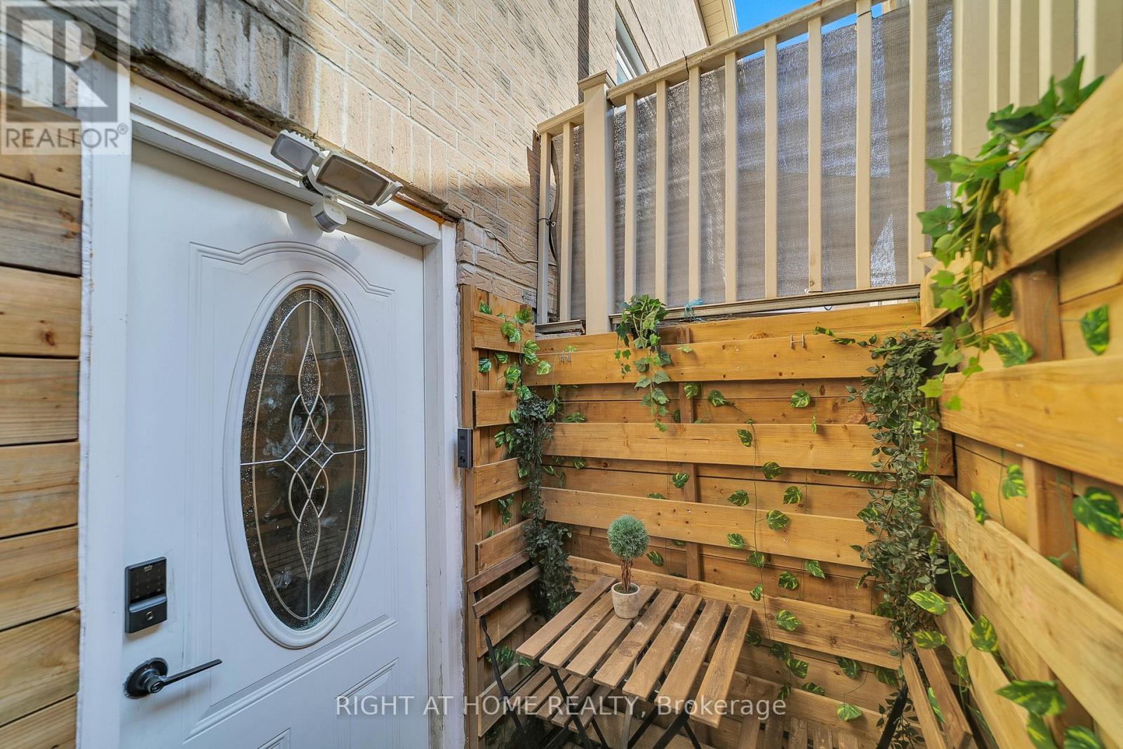 195 John Bowser Crescent, Newmarket, Ontario  L3Y 7N6 - Photo 4 - N13149114