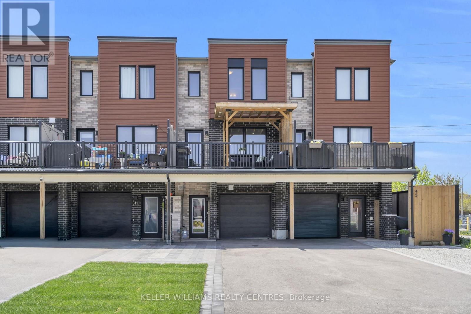 43 Fairlane Avenue, Barrie (Painswick South), Ontario  L9J 0N1 - Photo 1 - S13148874