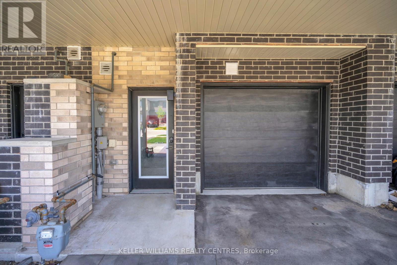 43 Fairlane Avenue, Barrie (Painswick South), Ontario  L9J 0N1 - Photo 3 - S13148874