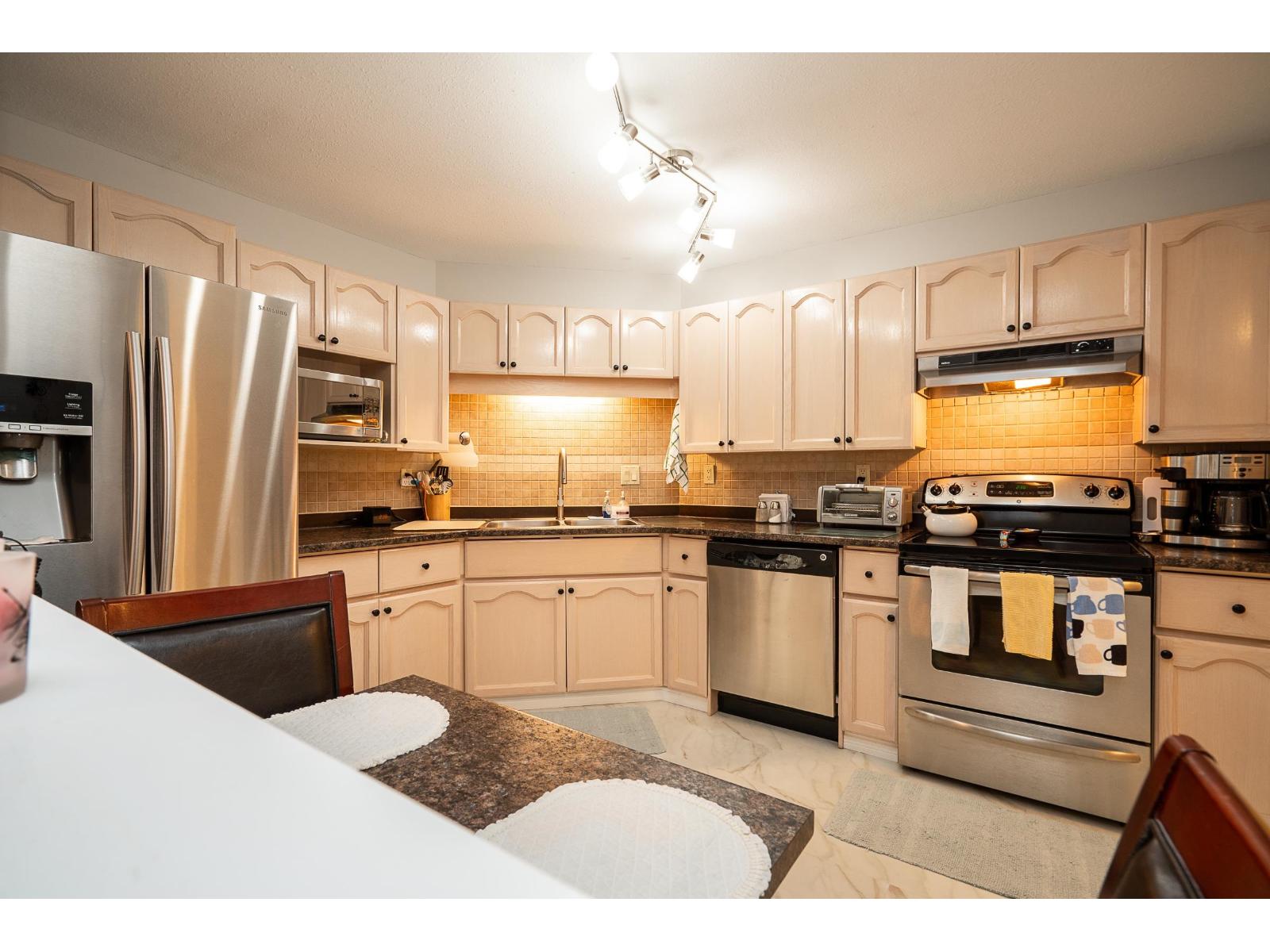 105 2410 Emerson Street, Abbotsford, British Columbia  V2T 3J3 - Photo 3 - R3099252