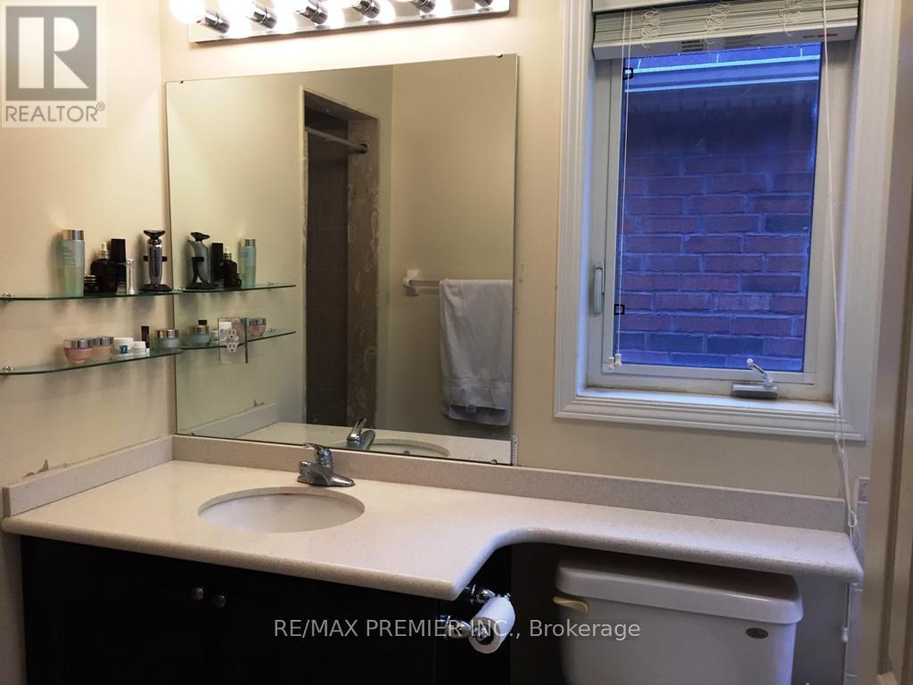 111 Catalpa Crescent, Vaughan, Ontario  L6A 0R5 - Photo 7 - N13017564