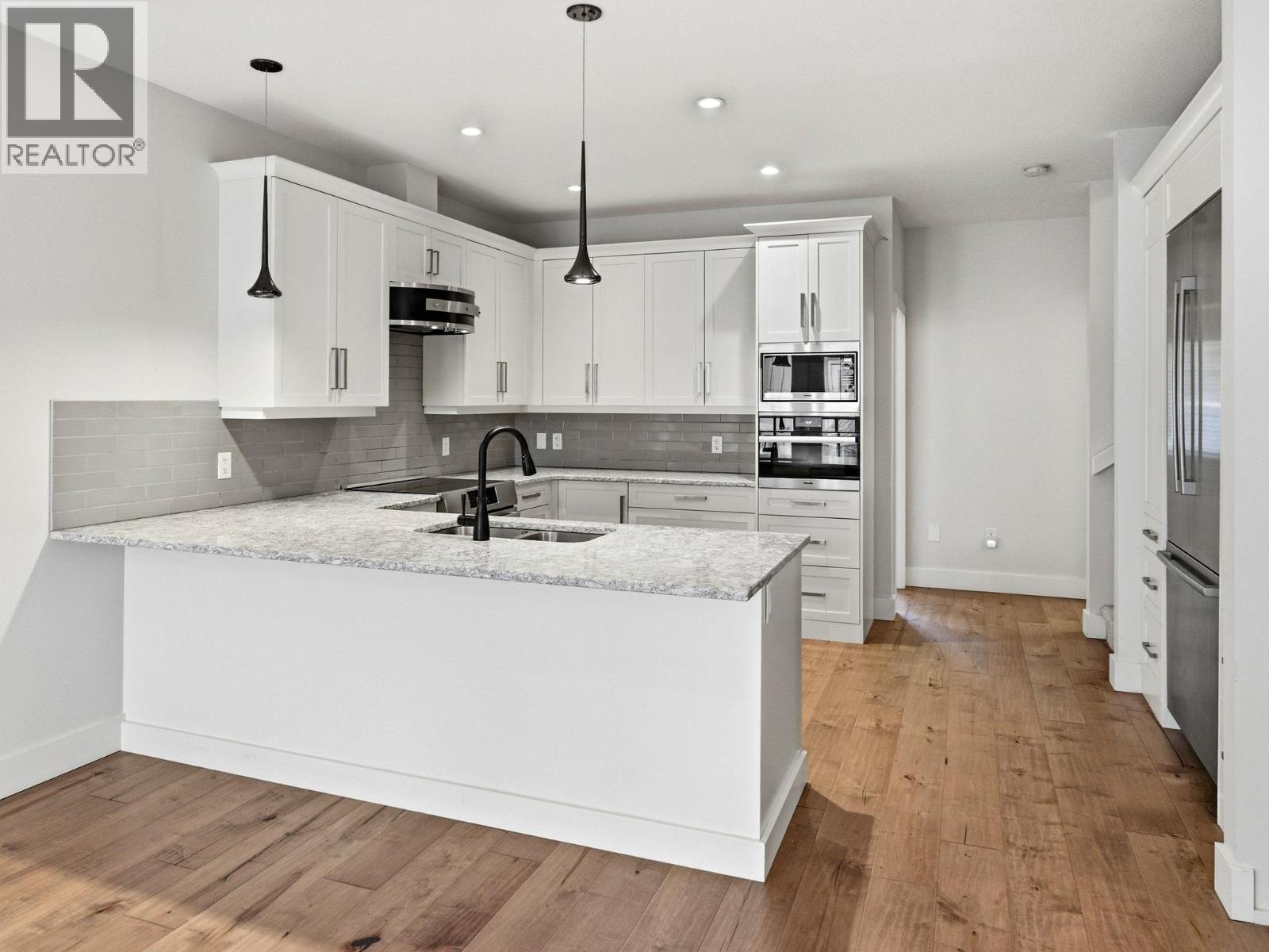 644 Lequime Road Unit# 17, Kelowna, British Columbia  V1W 1A4 - Photo 3 - 10386737