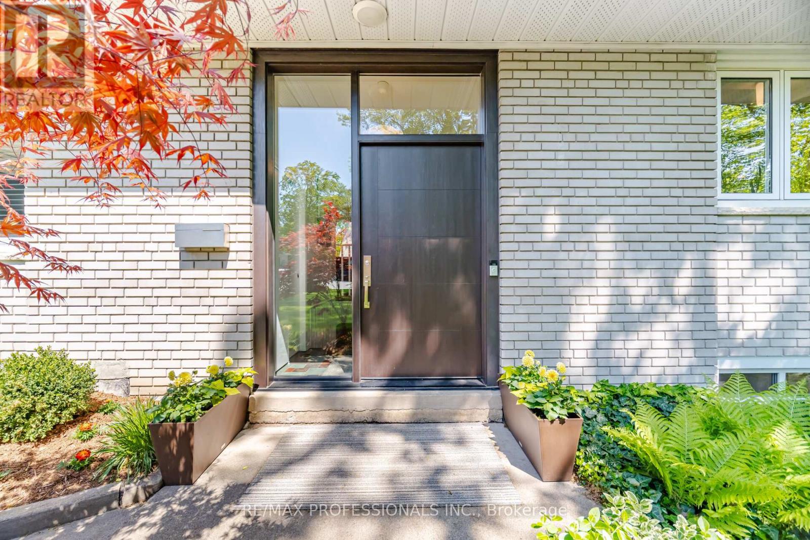 10 Cosway Court, Toronto, Ontario  M9C 2G3 - Photo 4 - W13148848