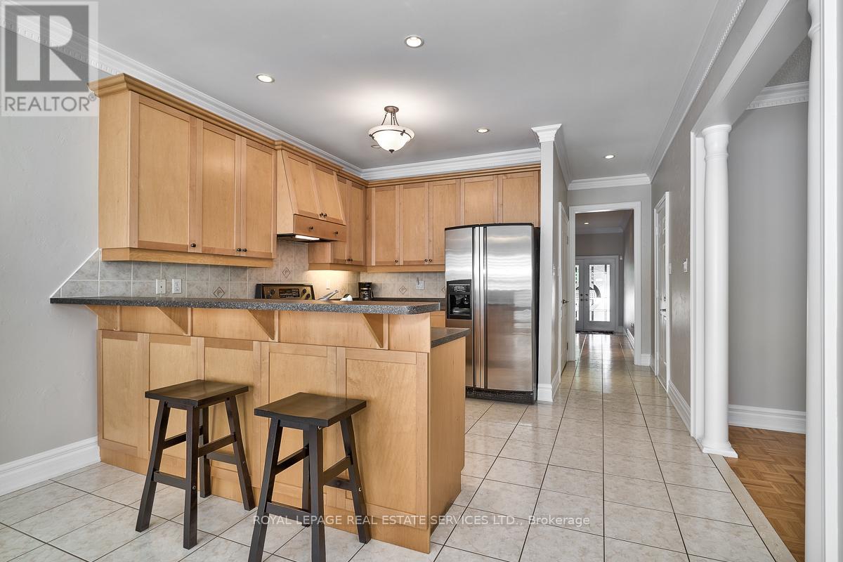 466 Thistle Glen Lane, Oakville, Ontario  L6H 7A5 - Photo 10 - W13148884