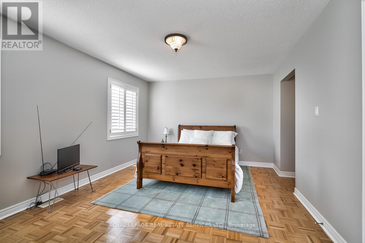 466 Thistle Glen Lane, Oakville, Ontario  L6H 7A5 - Photo 14 - W13148884