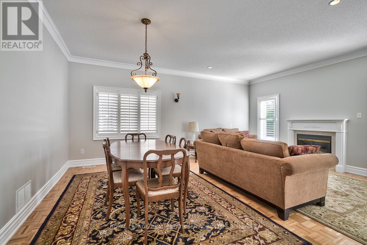 466 Thistle Glen Lane, Oakville, Ontario  L6H 7A5 - Photo 5 - W13148884