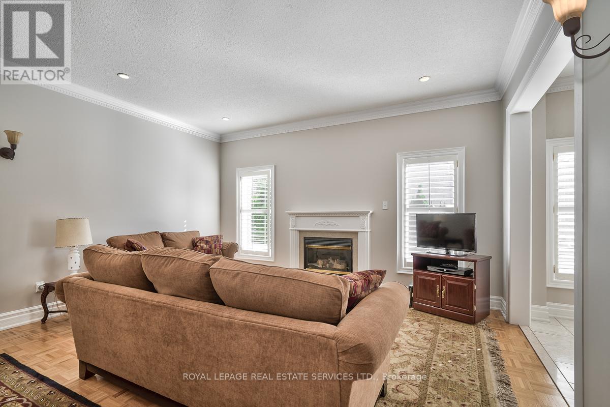 466 Thistle Glen Lane, Oakville, Ontario  L6H 7A5 - Photo 7 - W13148884