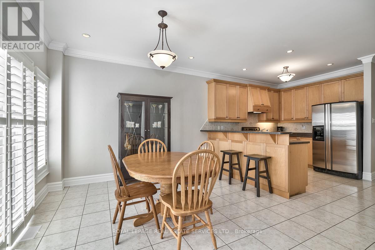 466 Thistle Glen Lane, Oakville, Ontario  L6H 7A5 - Photo 9 - W13148884