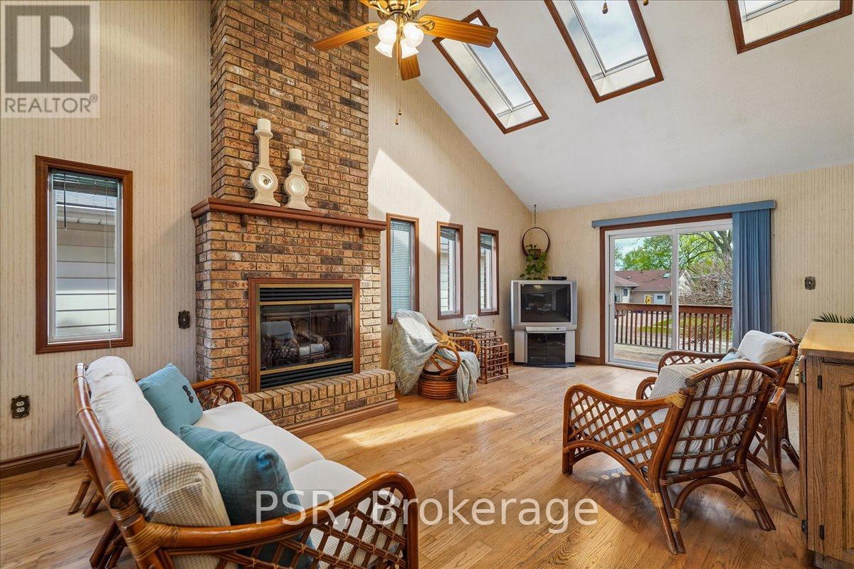 2204 Cartier Crescent, Burlington, Ontario  L7P 2Z5 - Photo 11 - W13148908