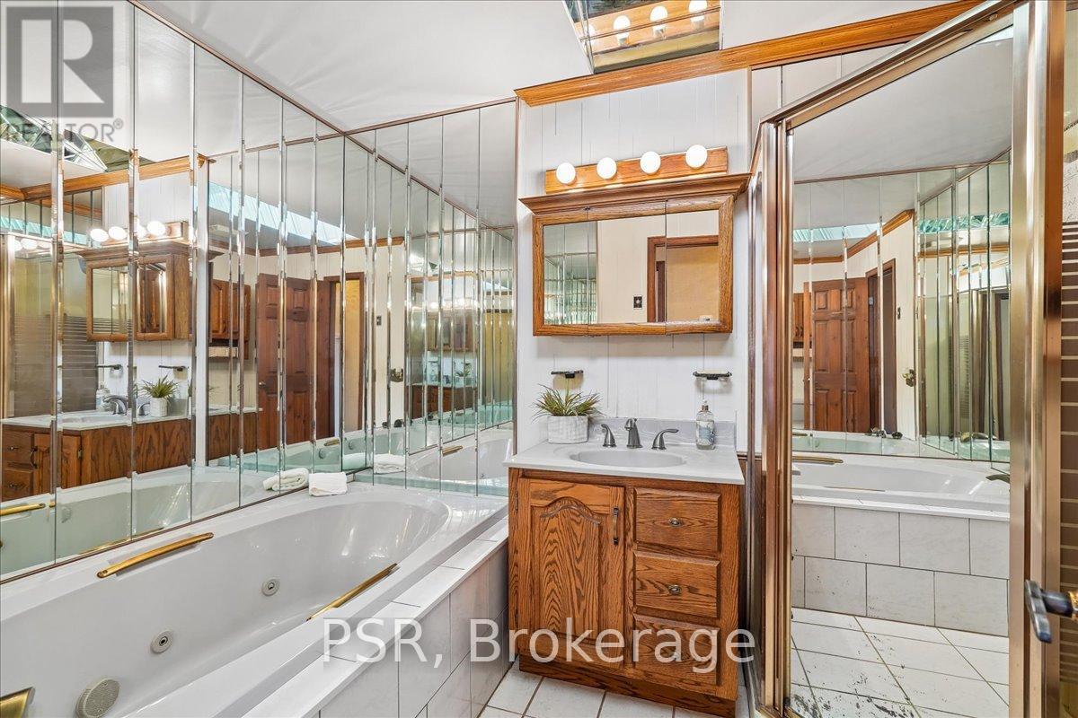 2204 Cartier Crescent, Burlington, Ontario  L7P 2Z5 - Photo 25 - W13148908