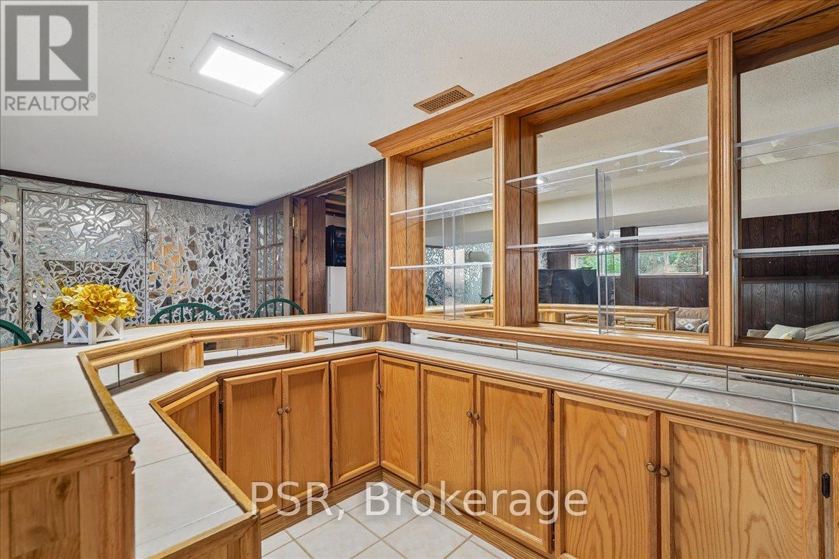 2204 Cartier Crescent, Burlington, Ontario  L7P 2Z5 - Photo 30 - W13148908