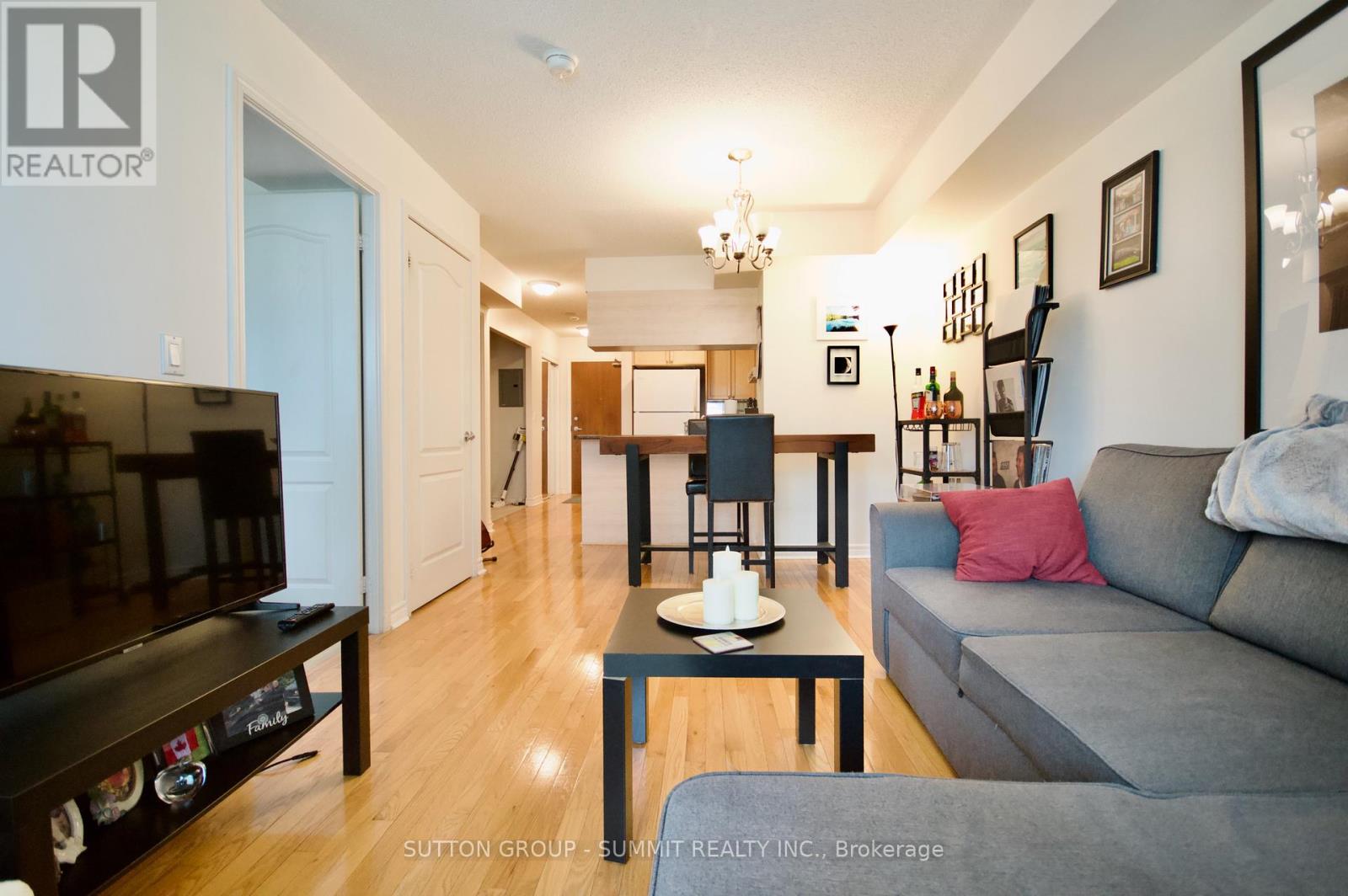 506 - 1 Elm Drive W, Mississauga, Ontario  L5B 4M1 - Photo 3 - W13149004