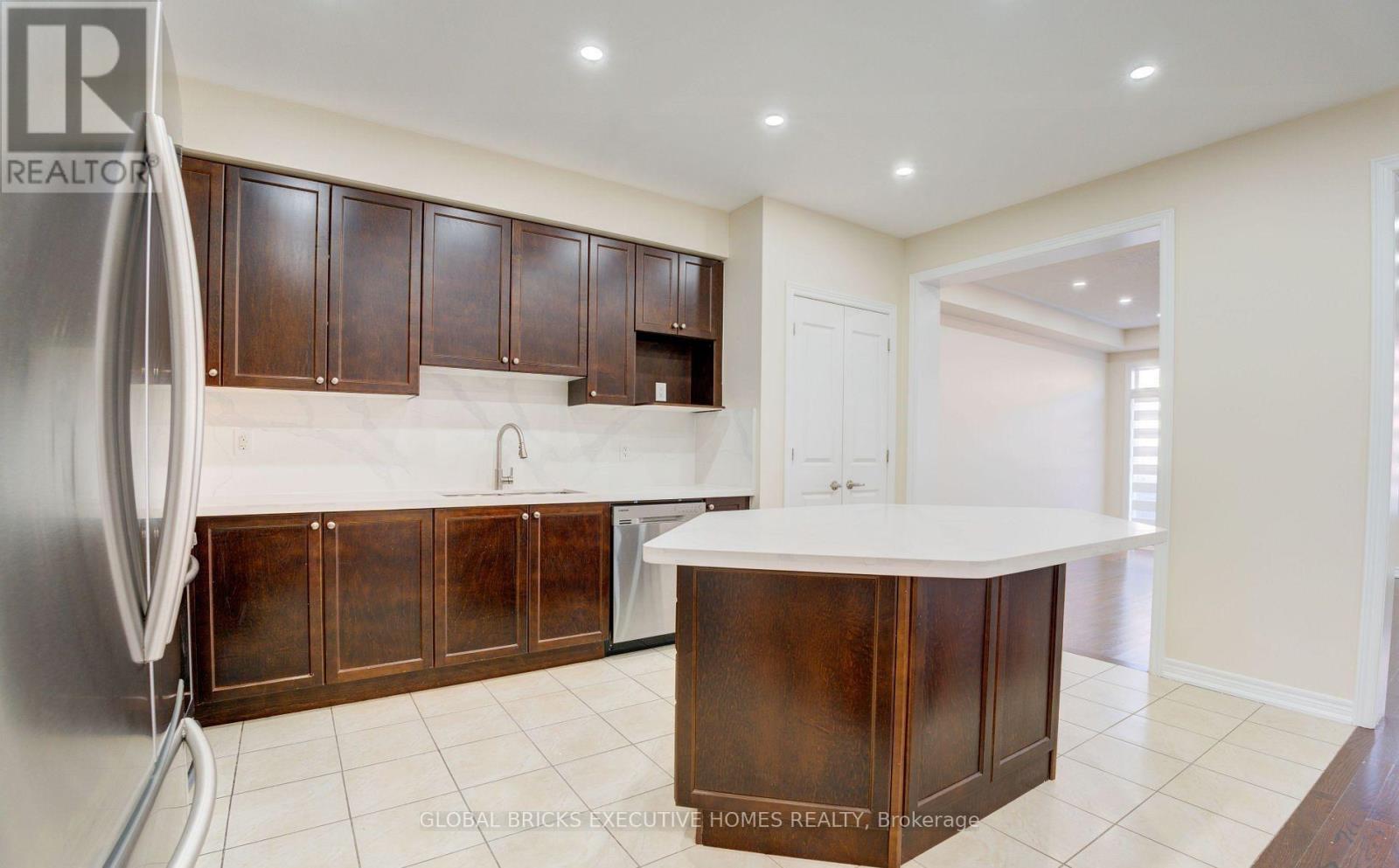 33 Antibes Drive, Brampton, Ontario  L6X 0R8 - Photo 10 - W13149006