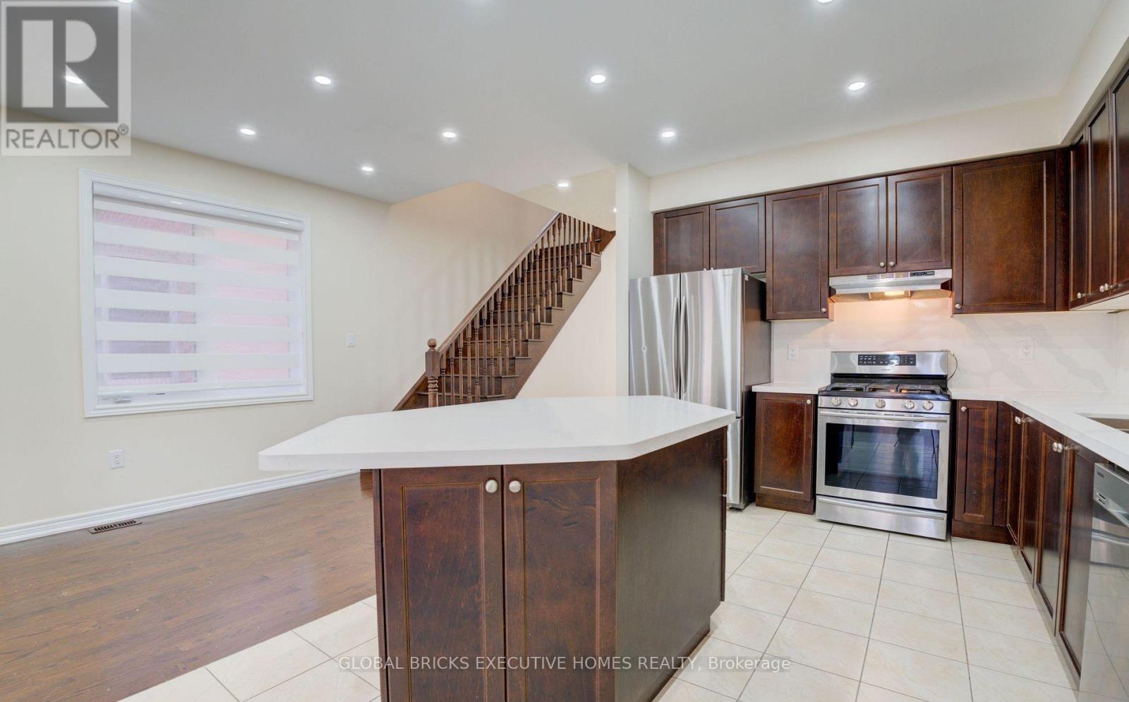 33 Antibes Drive, Brampton, Ontario  L6X 0R8 - Photo 11 - W13149006