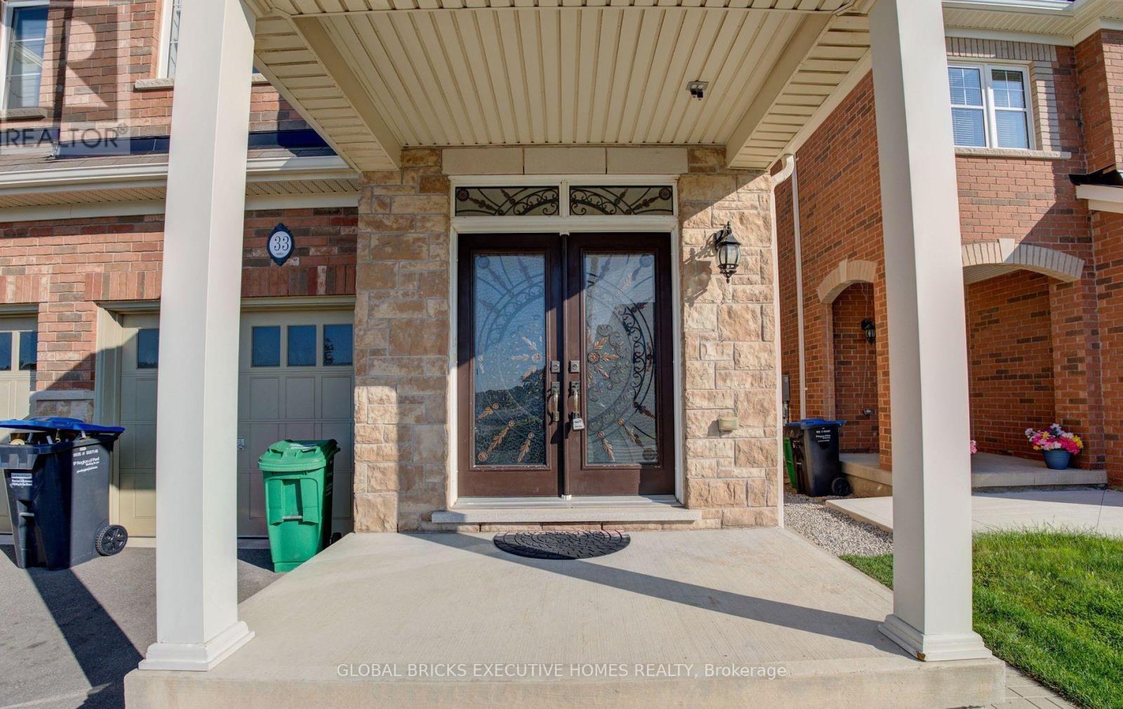33 Antibes Drive, Brampton, Ontario  L6X 0R8 - Photo 4 - W13149006