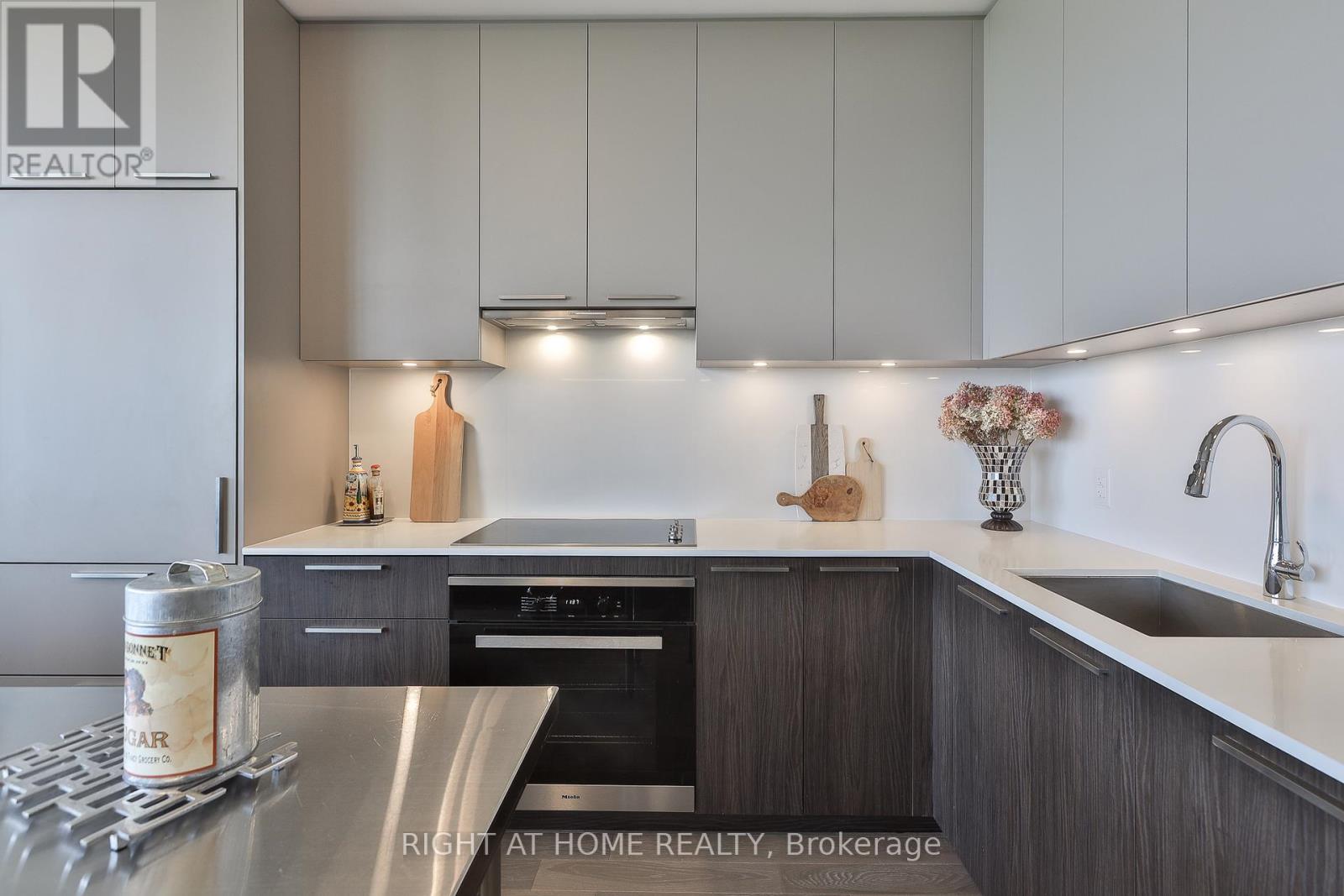 2003 - 20 Brin Drive, Toronto, Ontario M8X 0B2 - Photo 12 - W13149026