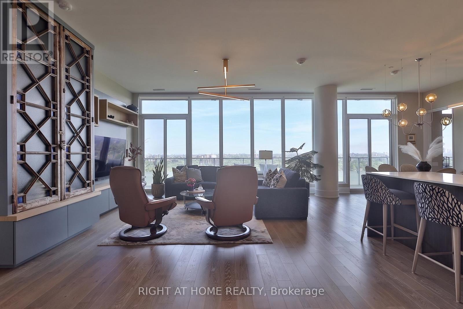 2003 - 20 Brin Drive, Toronto, Ontario M8X 0B2 - Photo 2 - W13149026