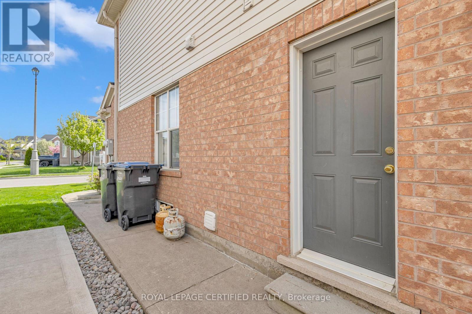 34 Tawnie (Lower) Crescent, Brampton, Ontario L6X 0L7 - Photo 4 - W13149038