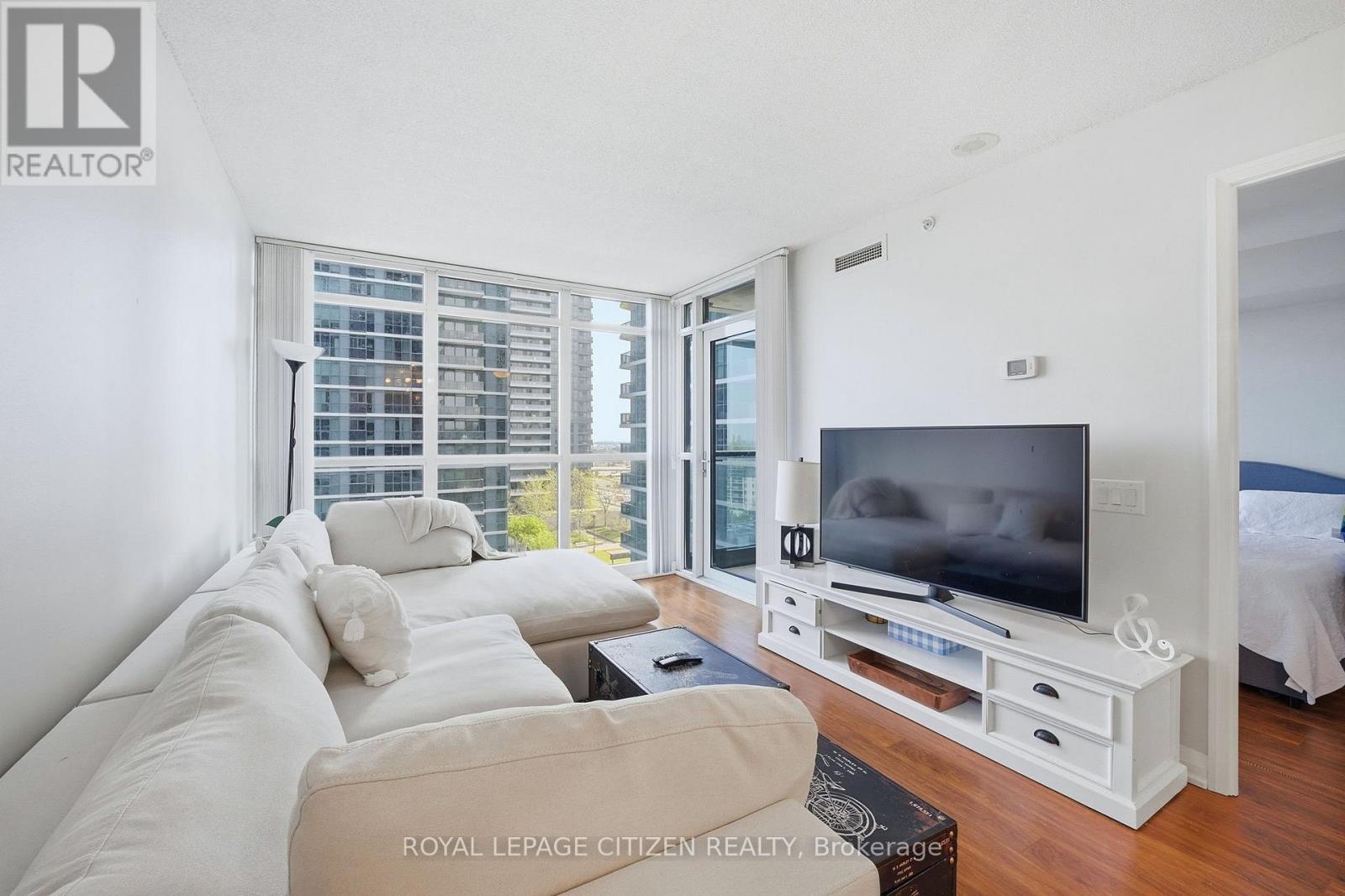 1003 - 1 Valhalla Inn Road, Toronto, Ontario  M9B 1S9 - Photo 12 - W13149102