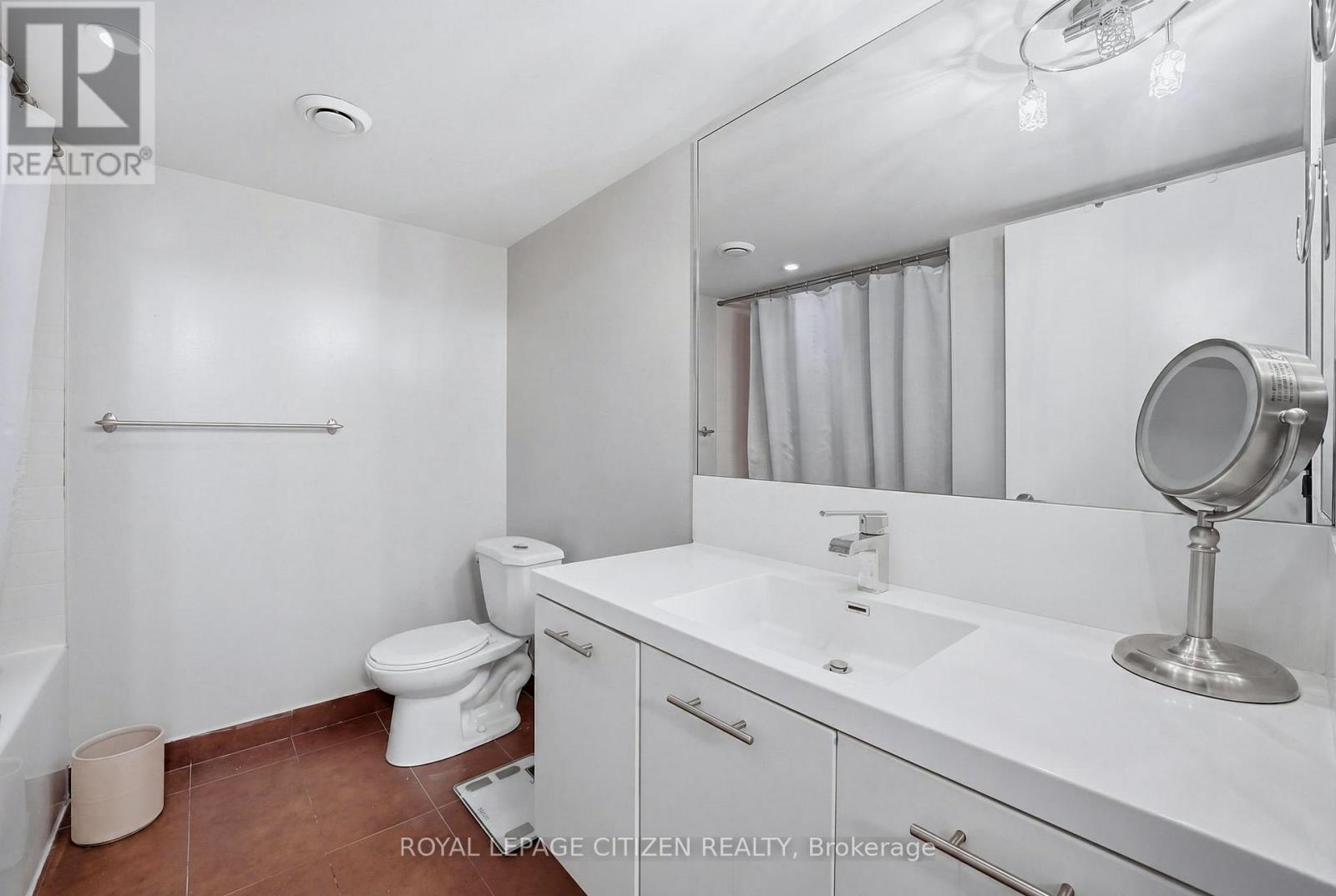 1003 - 1 Valhalla Inn Road, Toronto, Ontario  M9B 1S9 - Photo 16 - W13149102