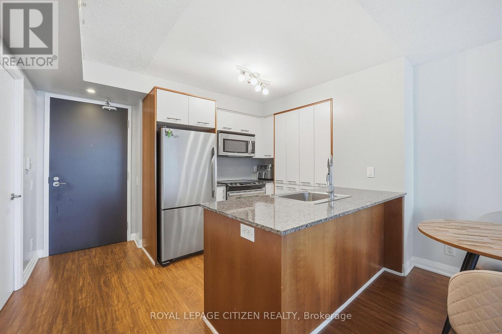 1003 - 1 Valhalla Inn Road, Toronto, Ontario  M9B 1S9 - Photo 4 - W13149102