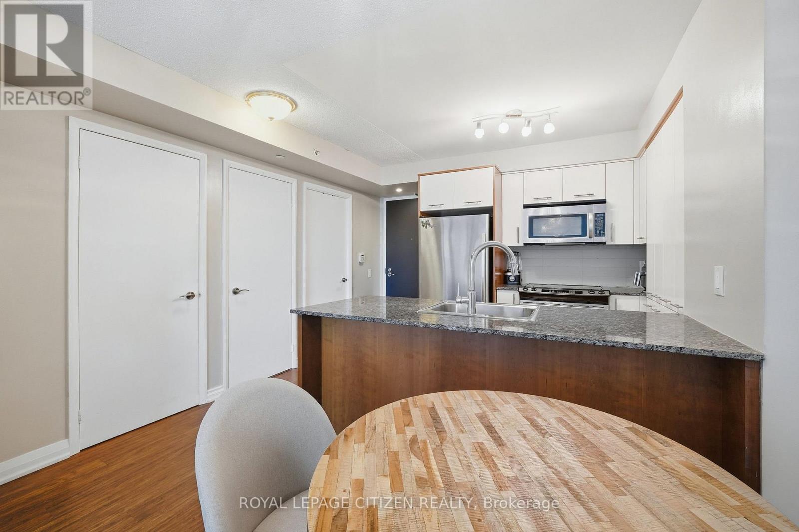 1003 - 1 Valhalla Inn Road, Toronto, Ontario  M9B 1S9 - Photo 7 - W13149102