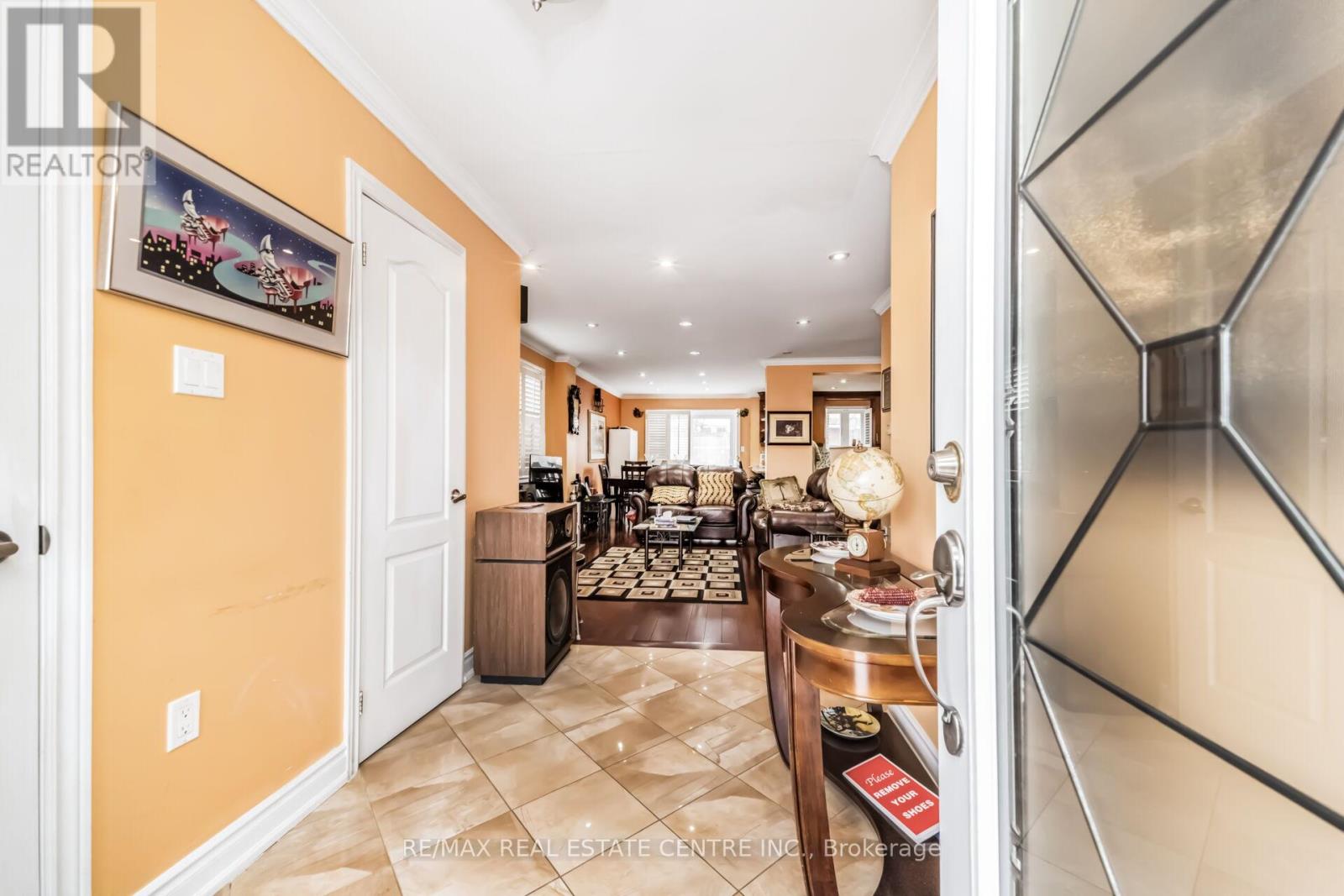 48 Horne Drive, Brampton, Ontario  L6V 2V3 - Photo 5 - W13149128