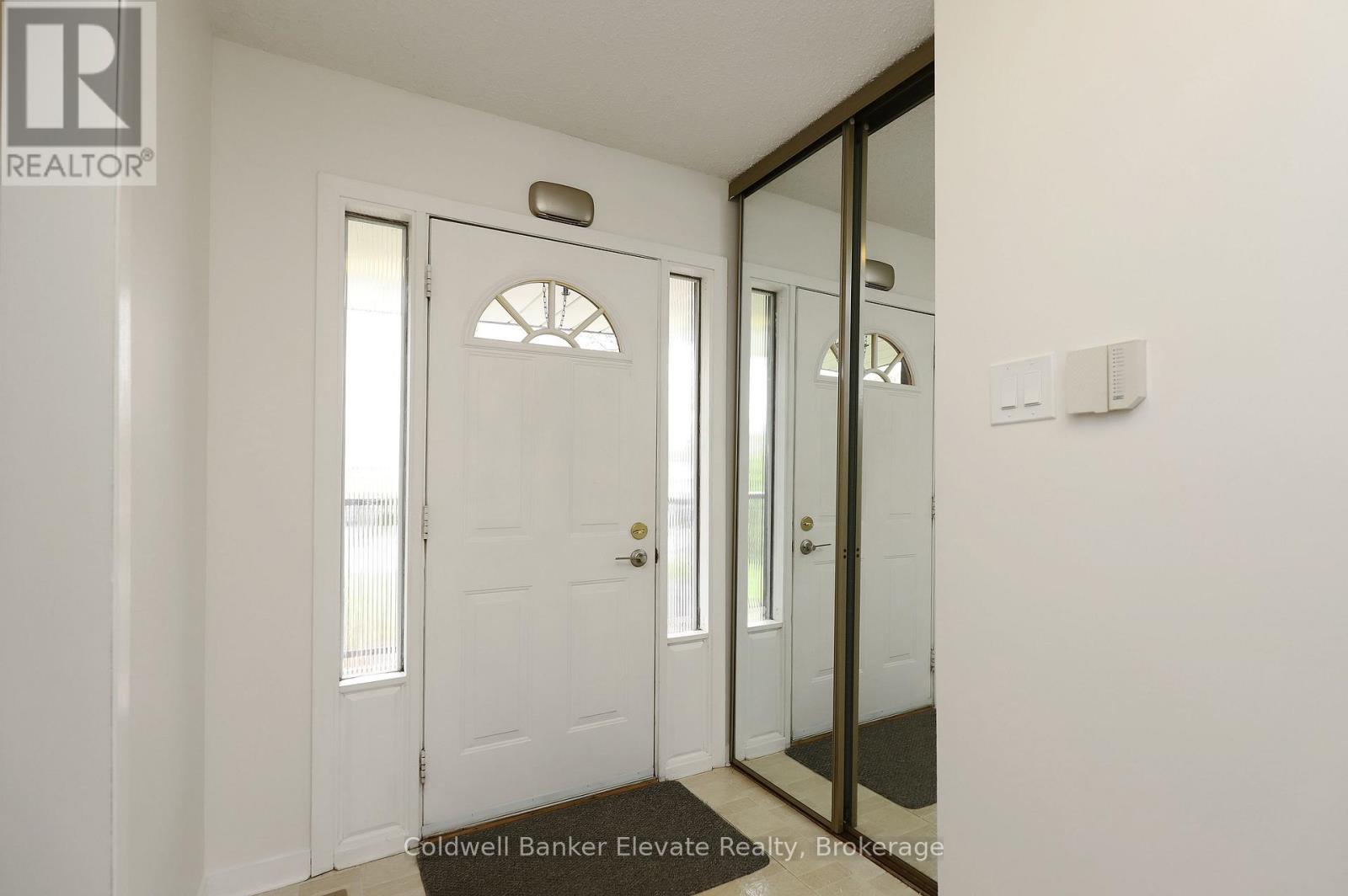 87 Mancroft Crescent, Brampton, Ontario  L6S 2V2 - Photo 5 - W13149152