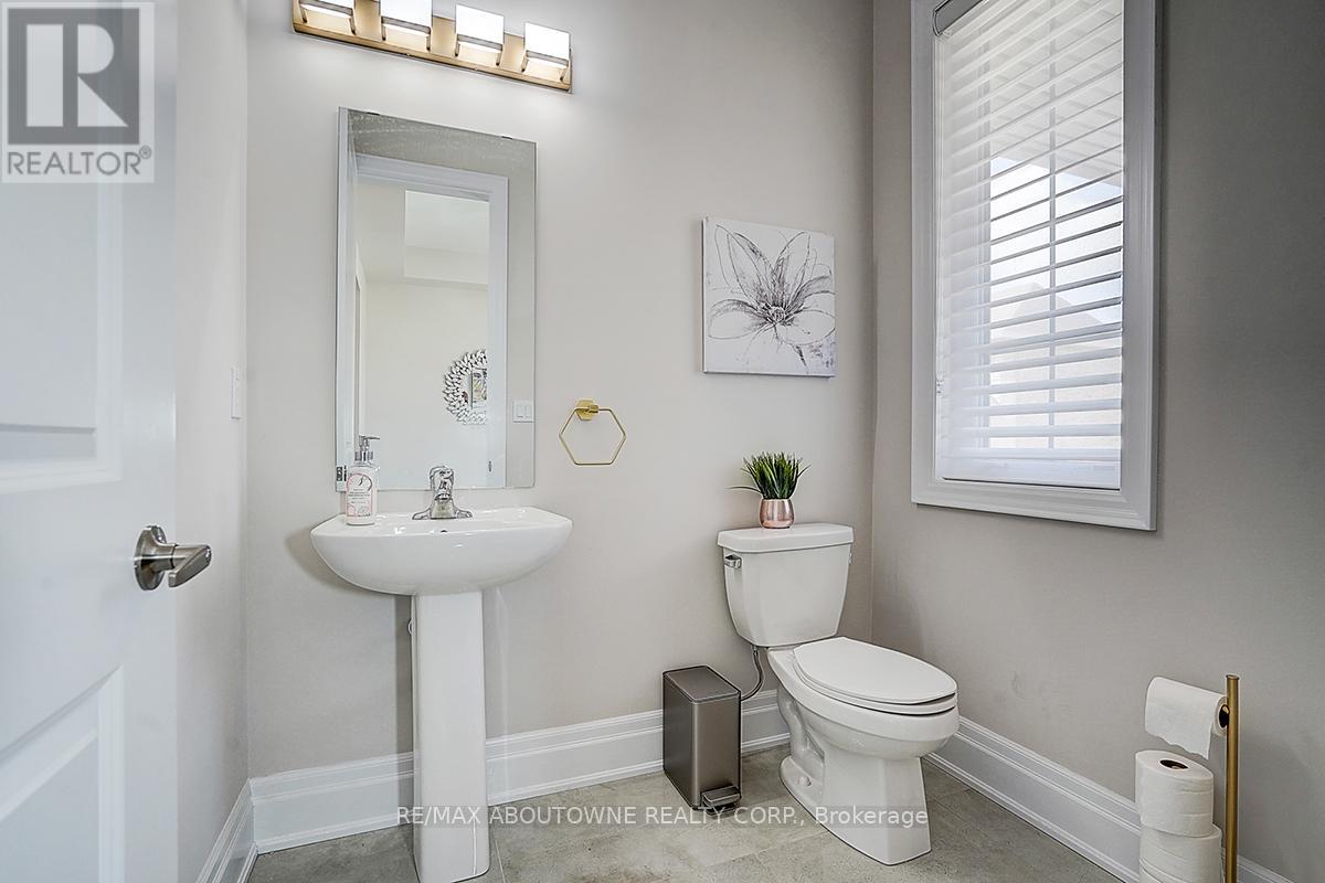 1362 Lynx Gardens, Oakville, Ontario  L6H 8A1 - Photo 5 - W13149186