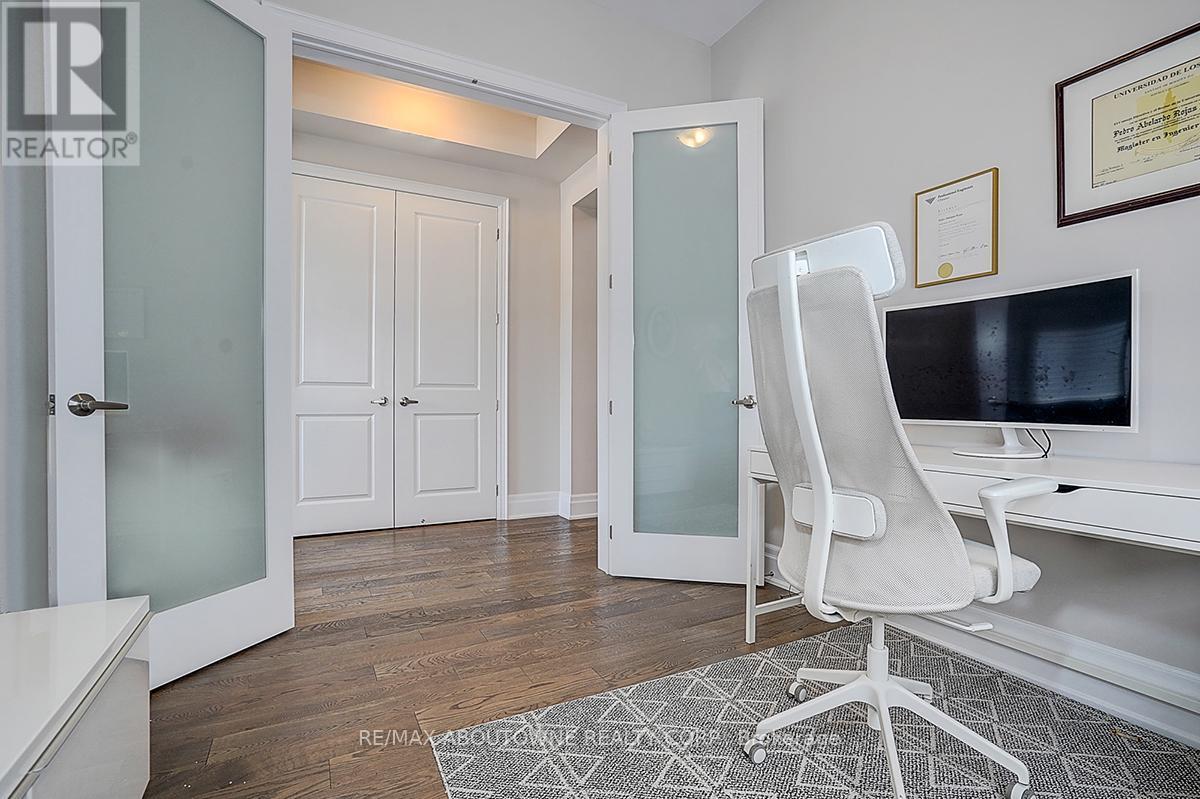 1362 Lynx Gardens, Oakville, Ontario  L6H 8A1 - Photo 7 - W13149186