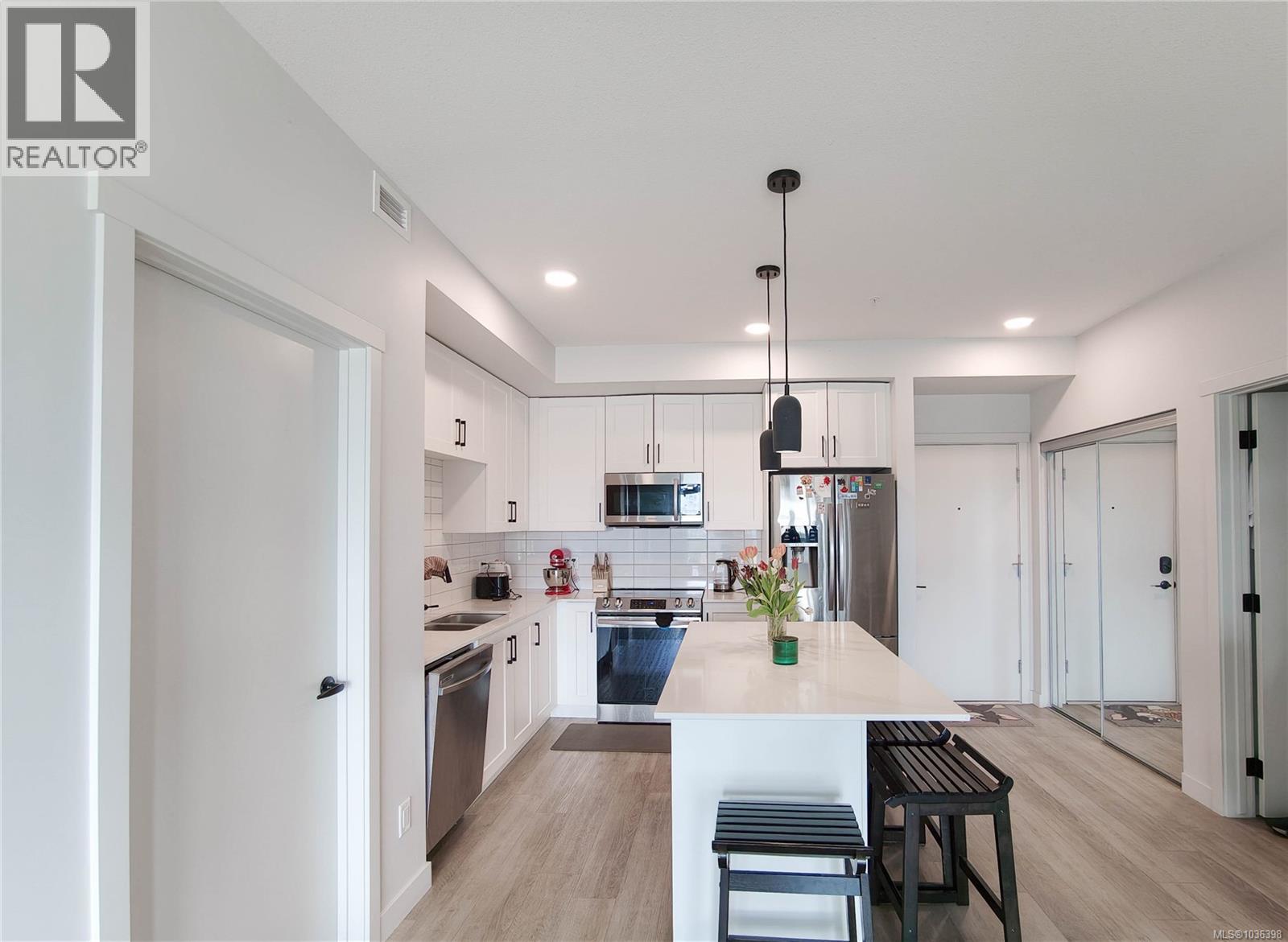 502 2465 Gateway Rd, Langford, British Columbia  V9B 6R1 - Photo 6 - 1036398