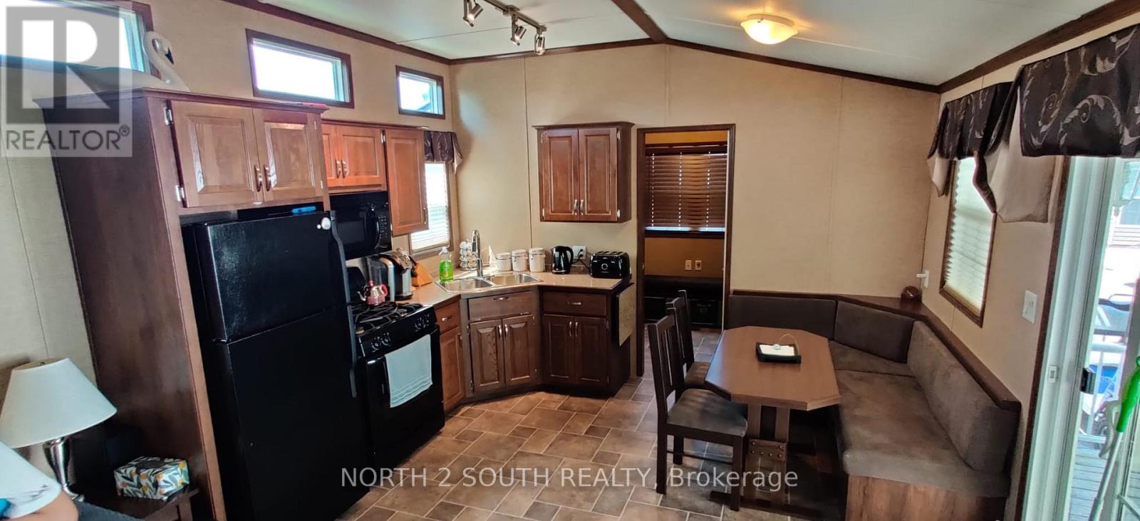 65 Hickory Lane, Port Colborne, Ontario  L0S 1R0 - Photo 7 - X13148950