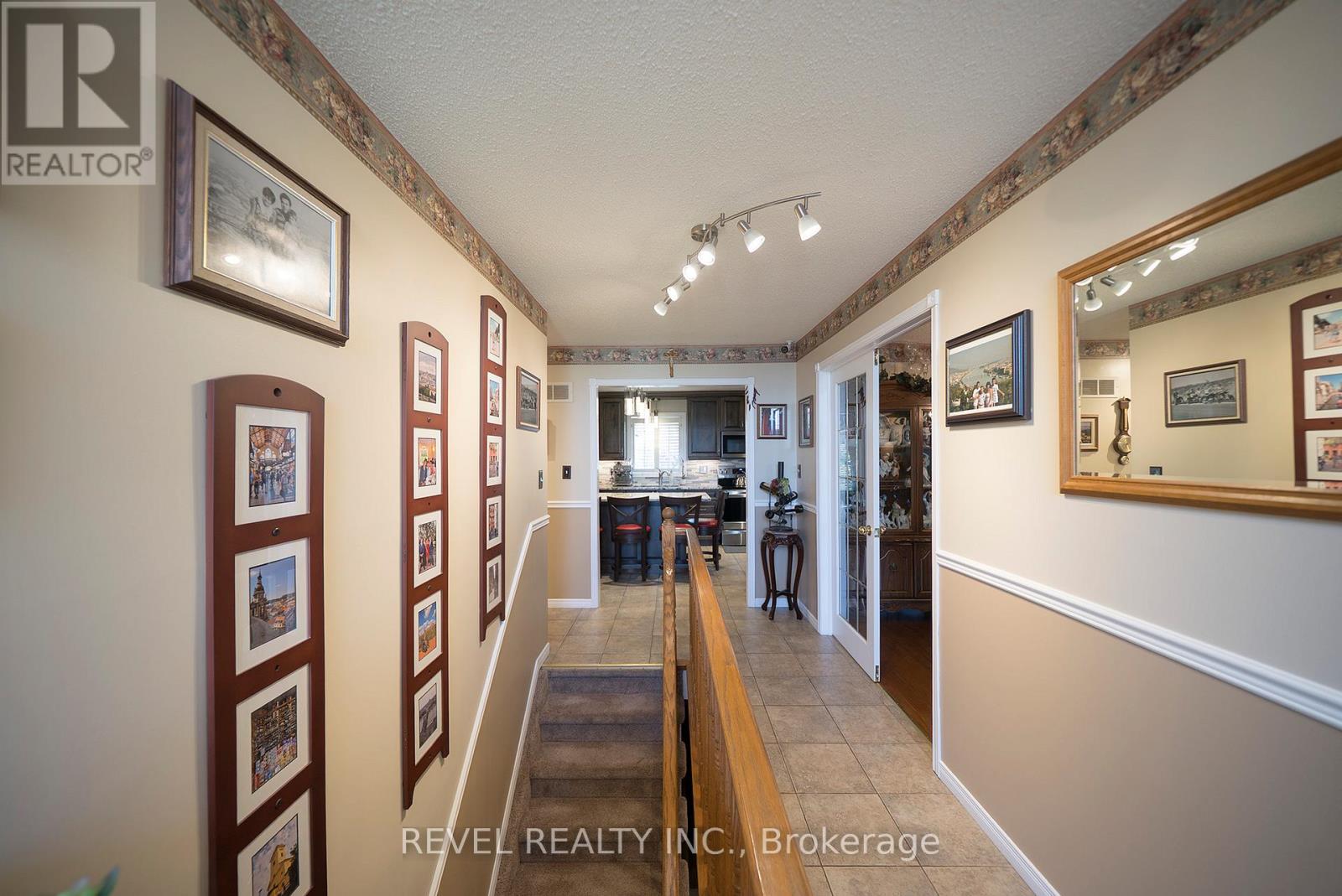 25 Maplecrest Lane, Brantford, Ontario  N3R 7T9 - Photo 7 - X13149010
