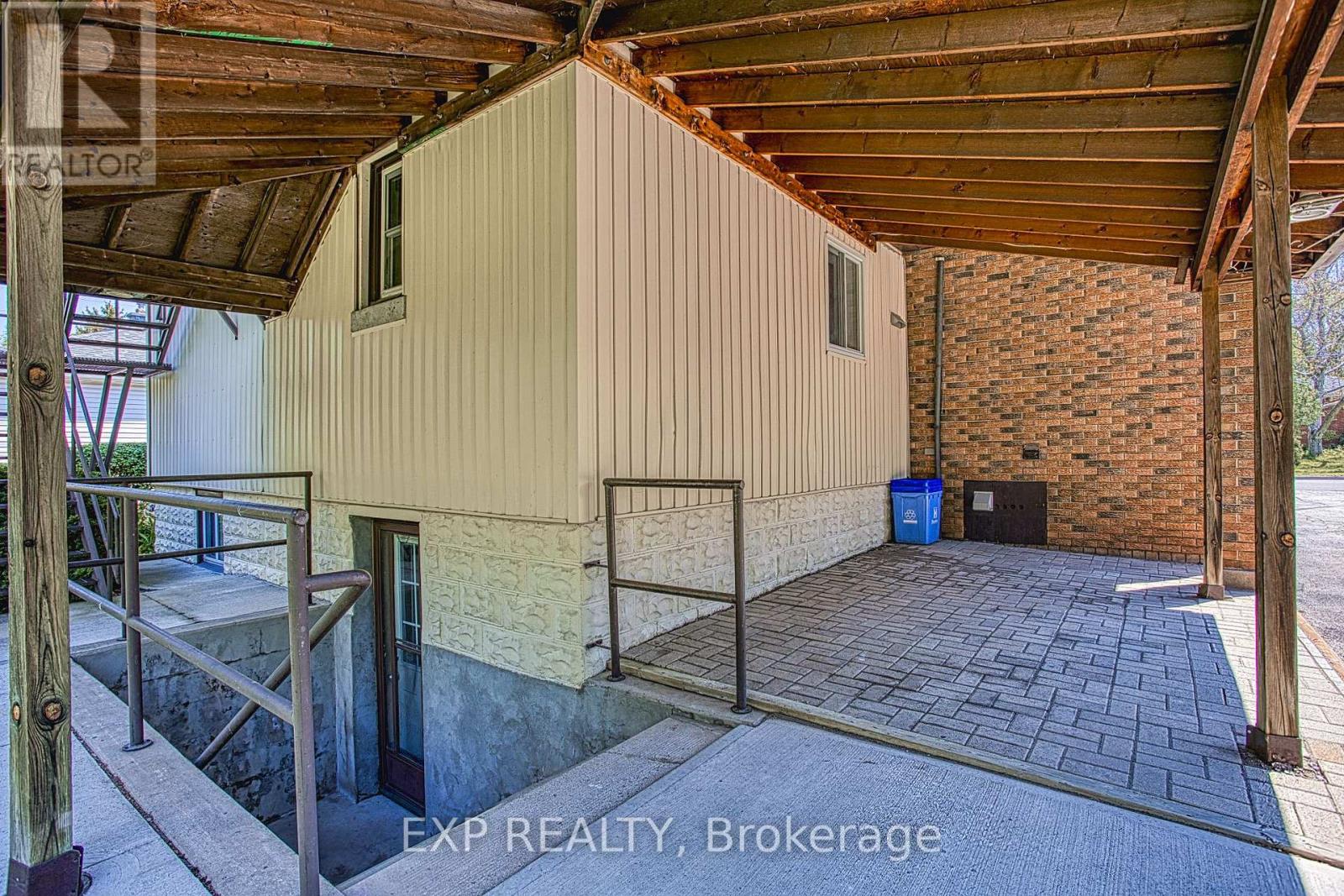 39 Chester Road, Hamilton, Ontario  L8E 1X8 - Photo 30 - X13149106