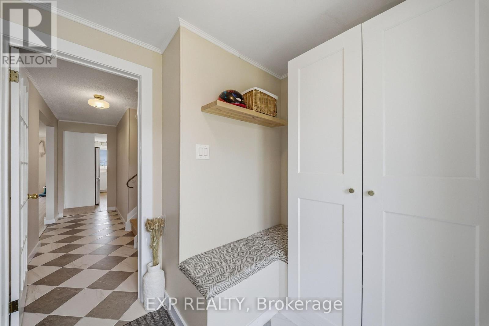 2333 Cotters Crescent, Ottawa, Ontario  K1V 8Y7 - Photo 5 - X13146828