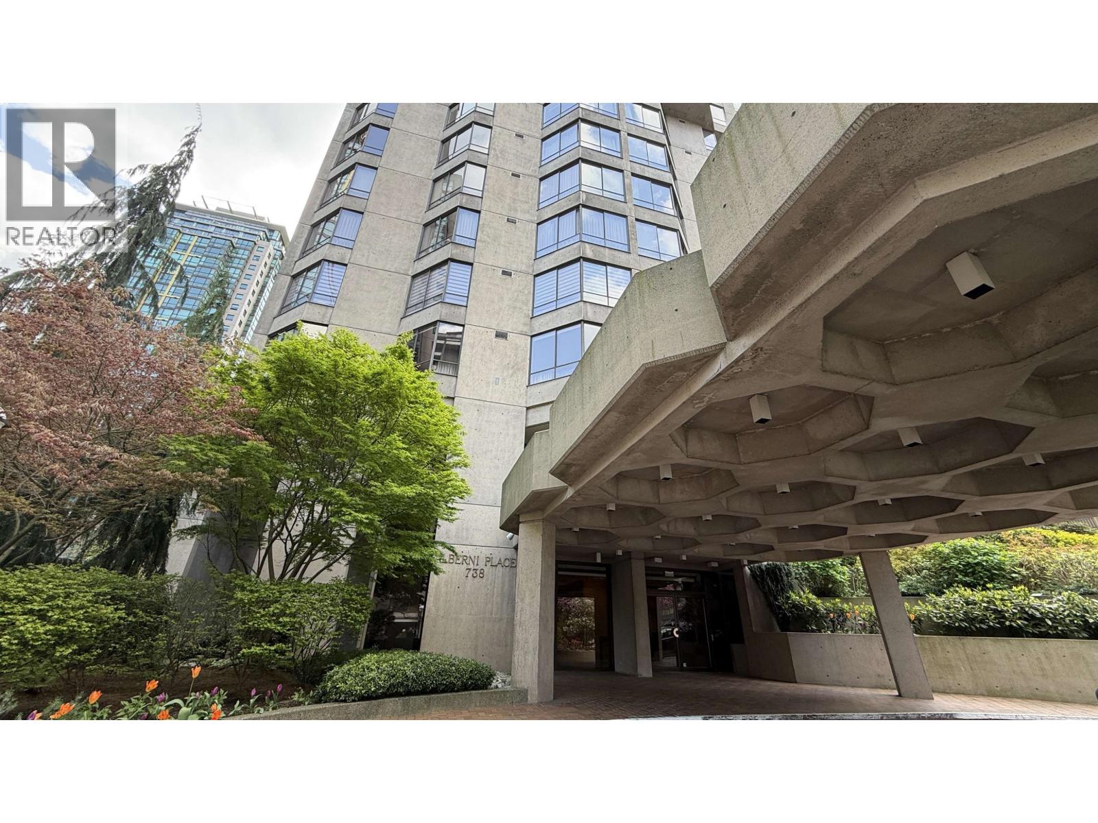 604 738 BROUGHTON STREET, Vancouver, British Columbia