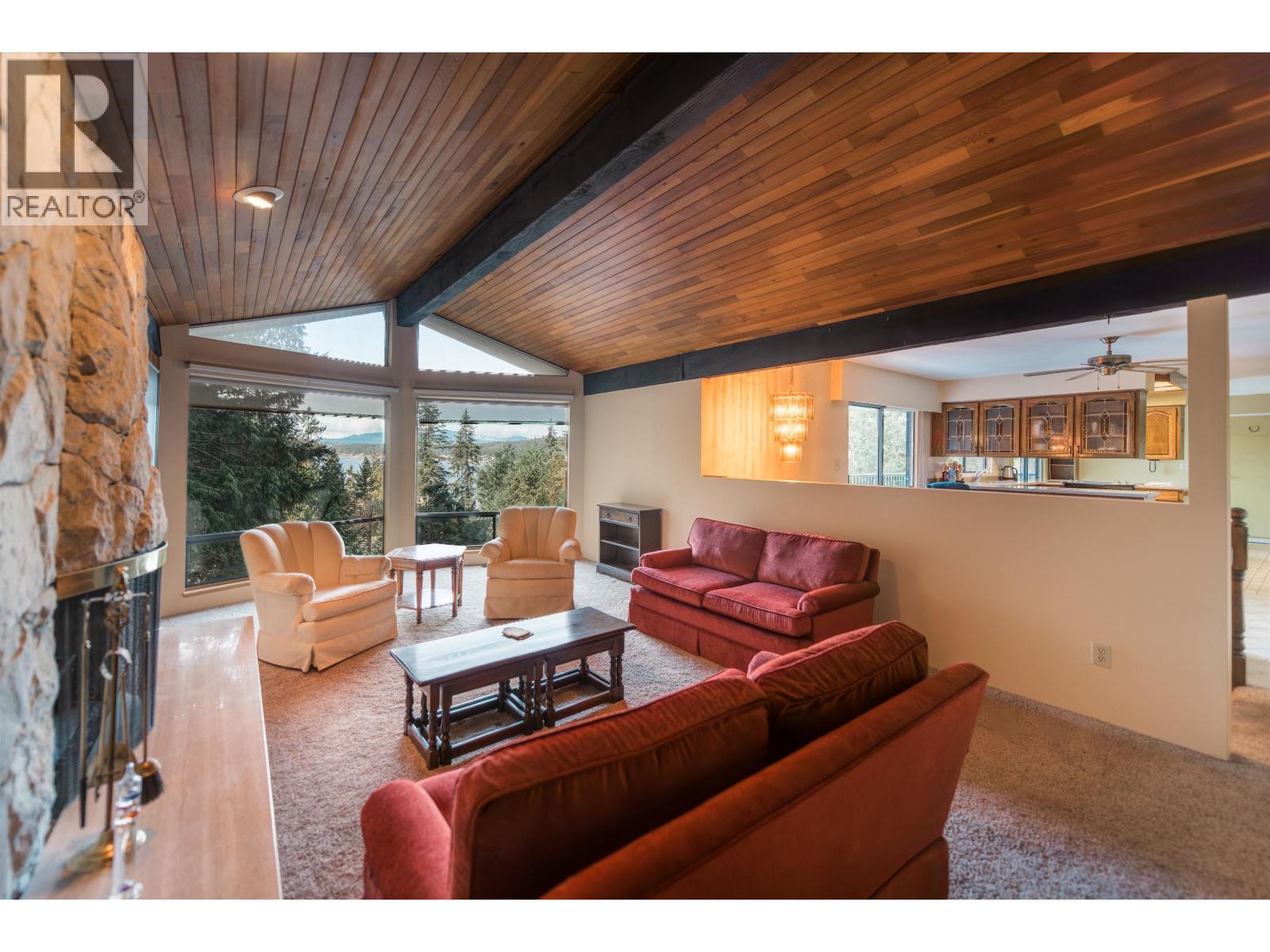 8846 Redrooffs Road, Halfmoon Bay, British Columbia  V7Z 1B2 - Photo 13 - R3096511