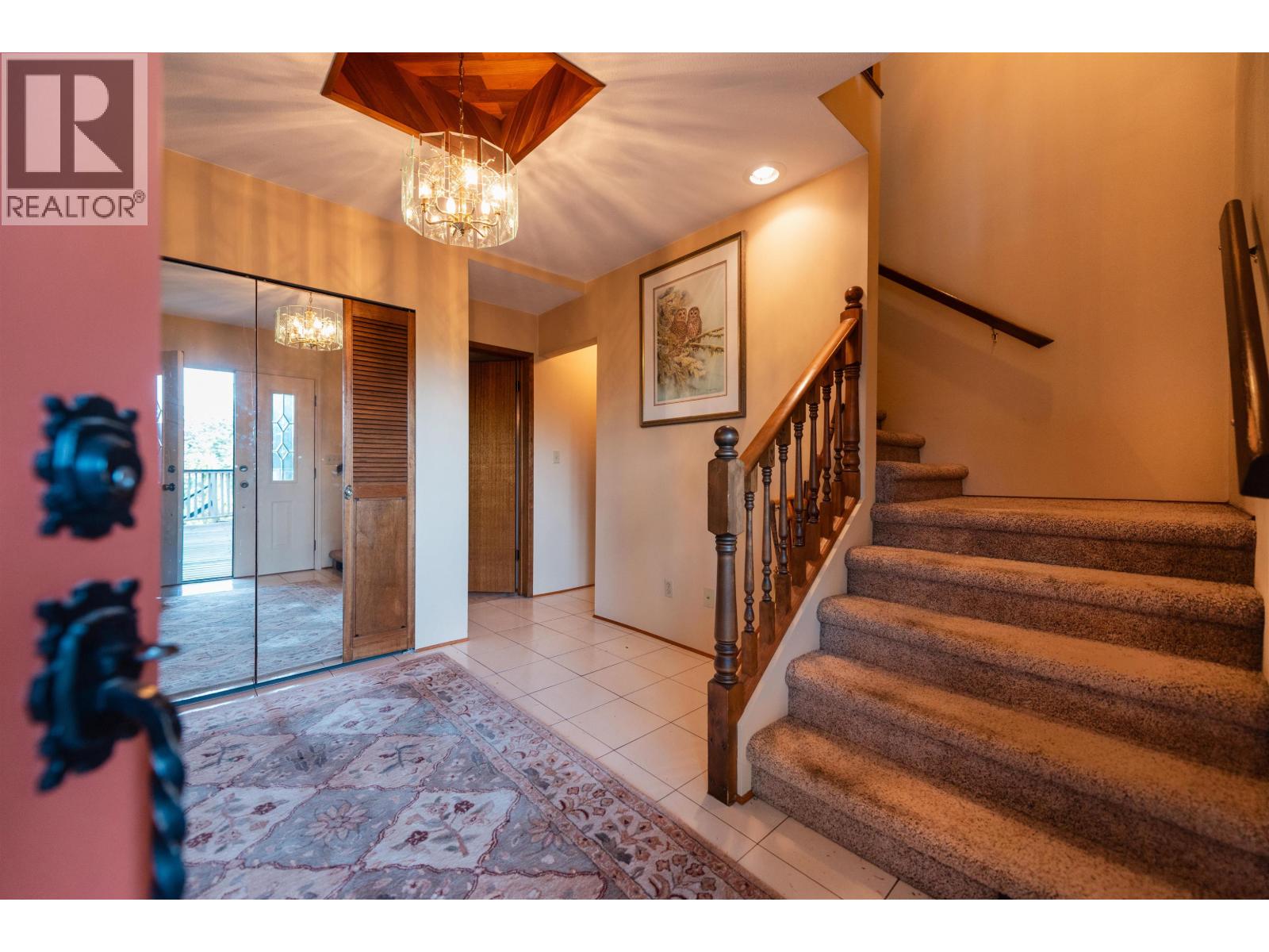 8846 Redrooffs Road, Halfmoon Bay, British Columbia  V7Z 1B2 - Photo 12 - R3096511