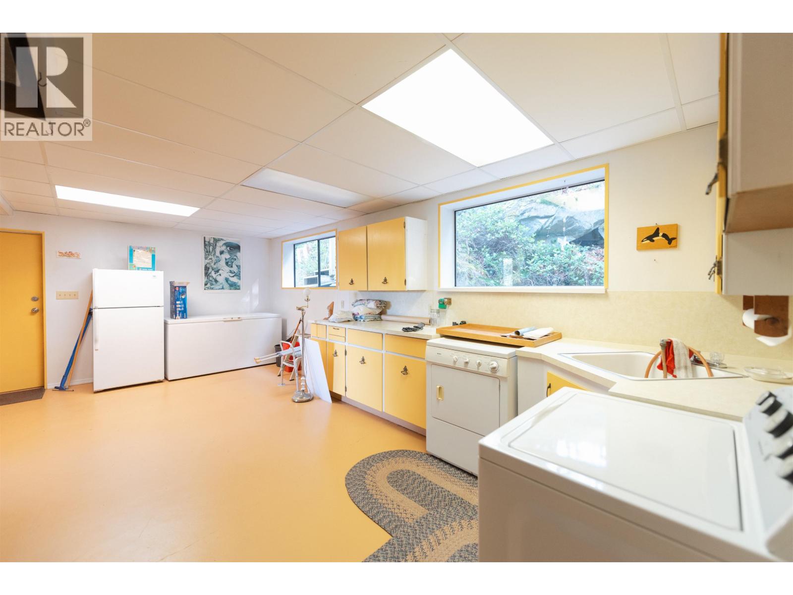 8846 Redrooffs Road, Halfmoon Bay, British Columbia  V7Z 1B2 - Photo 35 - R3096511